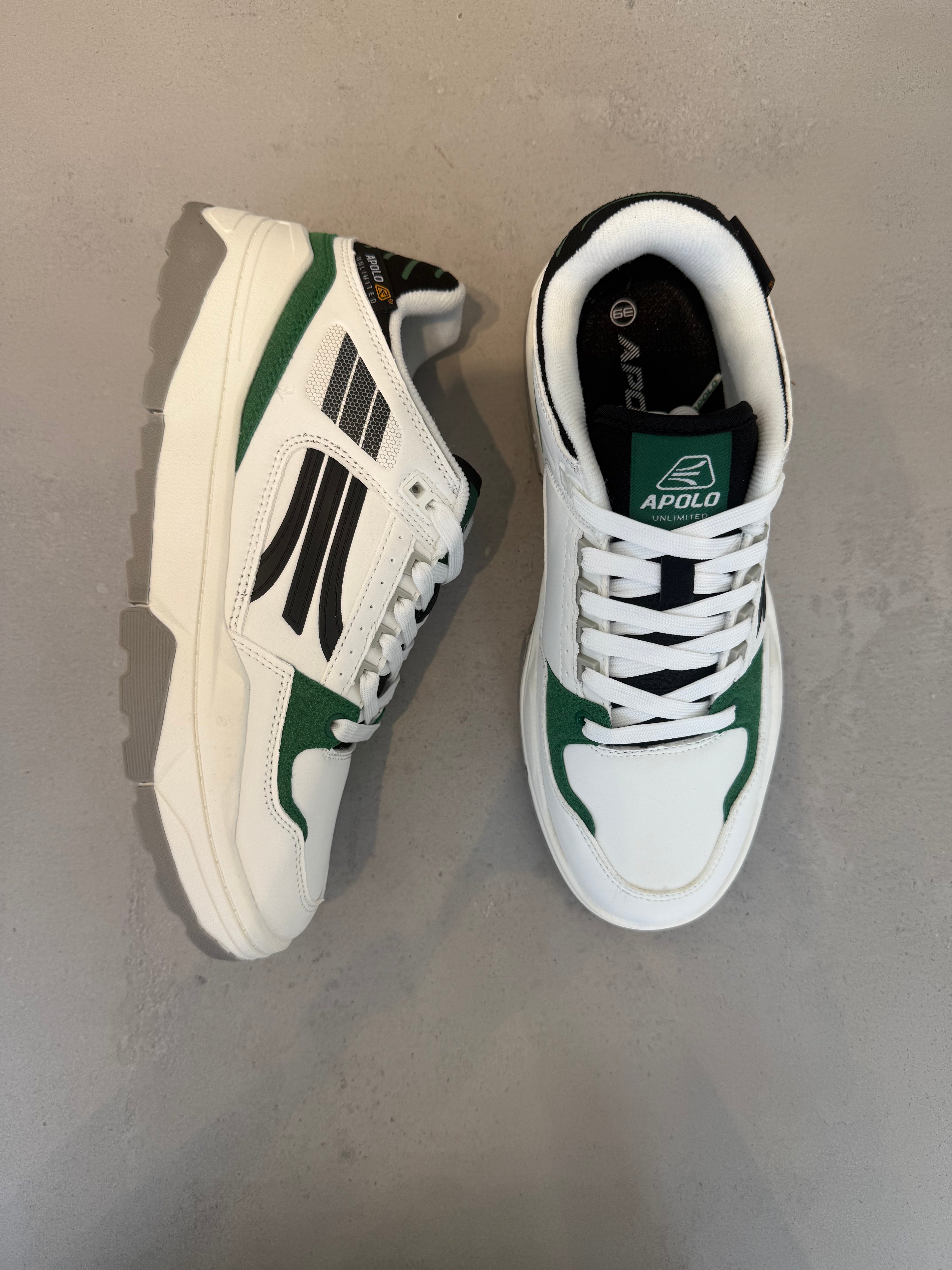 Zapatilla Deportiva en Piel Sintética y Malla con Cordones, EVA Acolchada, Blanco Puro con Toques Verdes – 14635