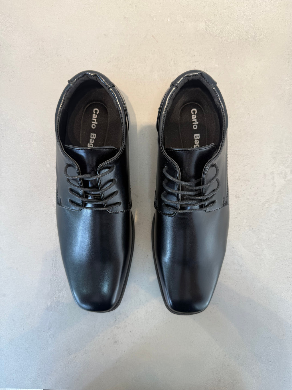 Zapato Casual De Piel Negra Con Cordones Y Suela De Caucho, Acabado Liso Que Realza La Textura De La Piel – 14100