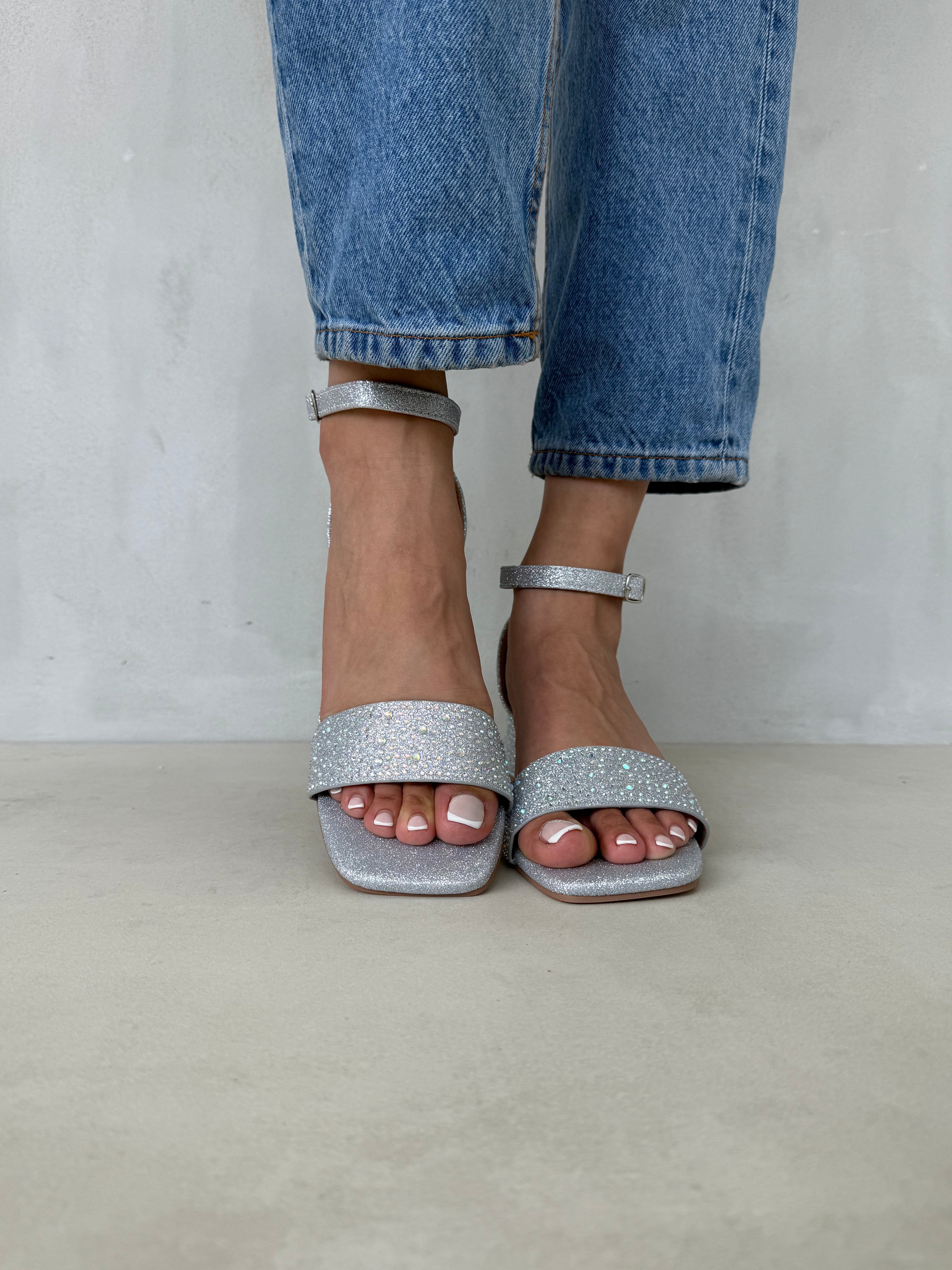 Sandalias Plateadas de Tacón con Brillos Elegantes para Fiestas y Eventos – 14467