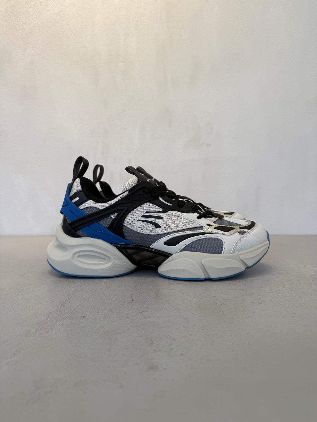 Tenis Gris Azul Con Cordones Y Amortiguación Ligera En Diseño Urbano Y Look Moderno – 14645