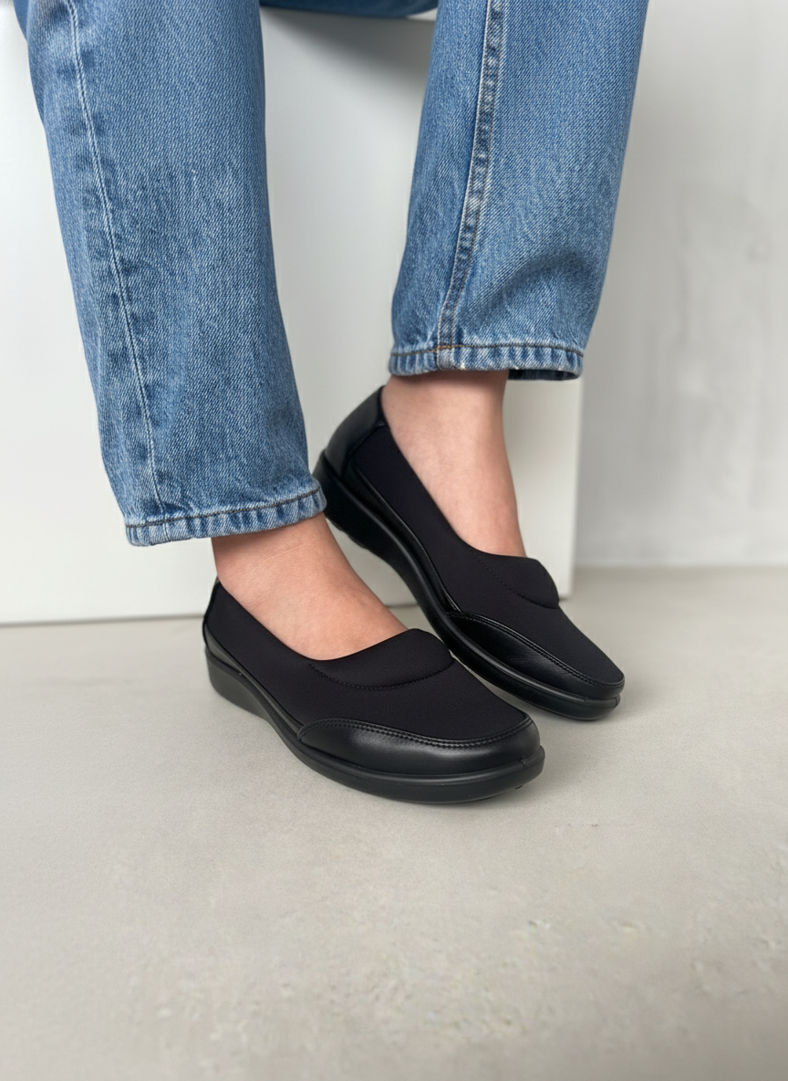Zapatos Slip-On Negros Tejidos con Suela Ergonómica Minimalismo Cómodo Uso Diario - 13095