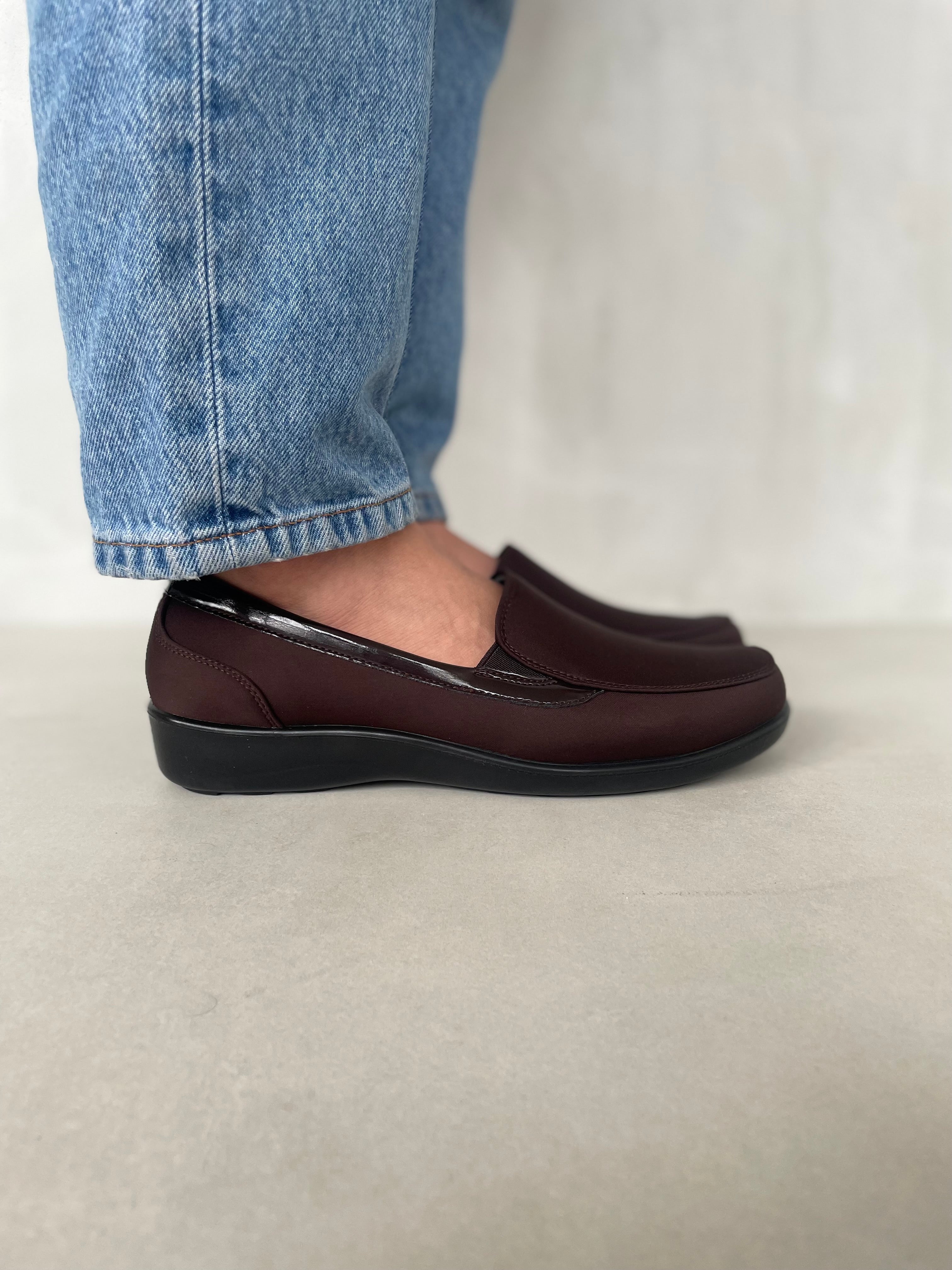 Zapatos Slip On Marrón Clásico 10546 Con Suela Ergonómica Para Uso Diario Y Mayor Comodidad