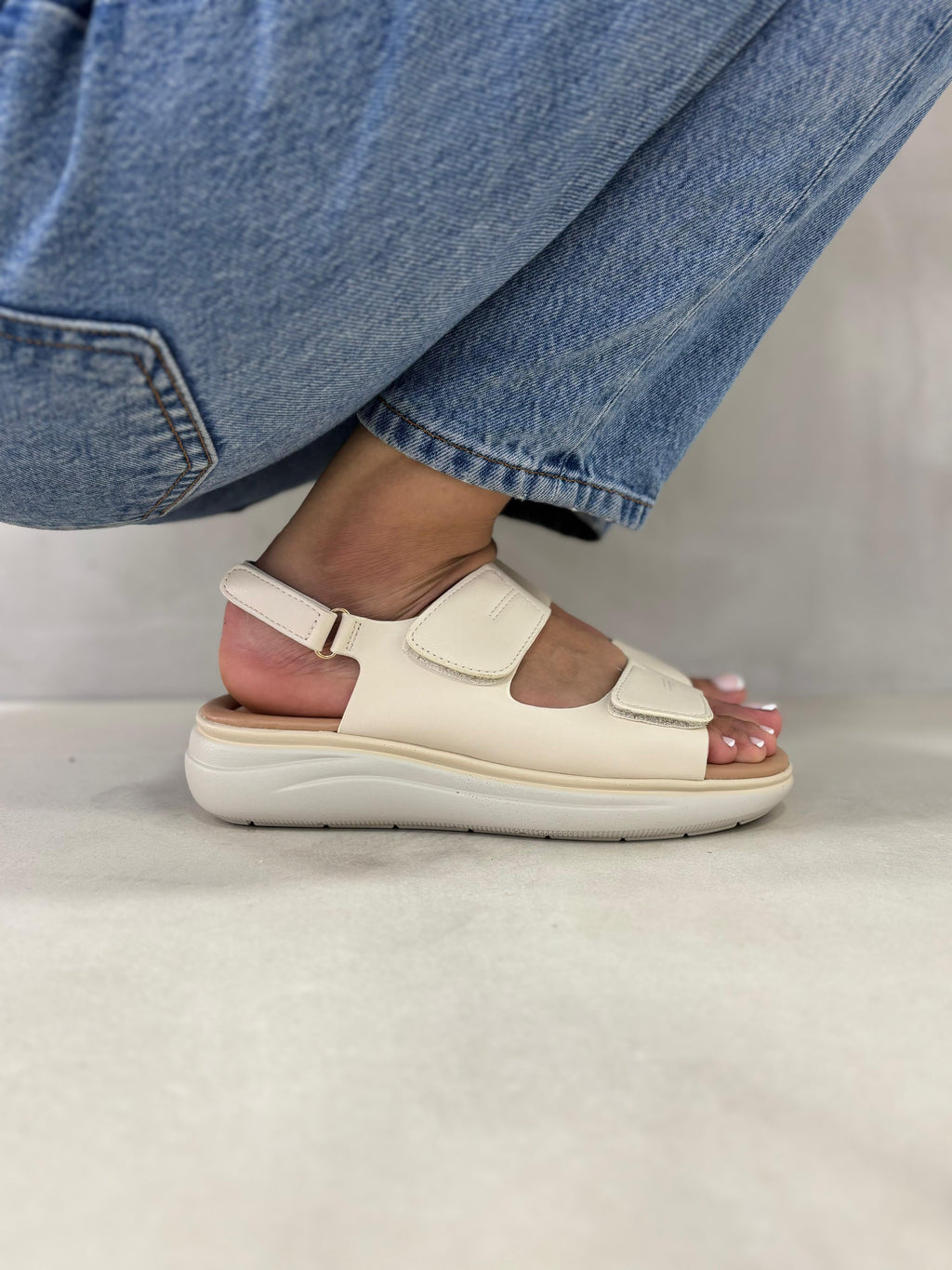 Sandalias Platforma Ergonómica Velcro Natural 14358 Con Pisada Suave Y Estable Duradera