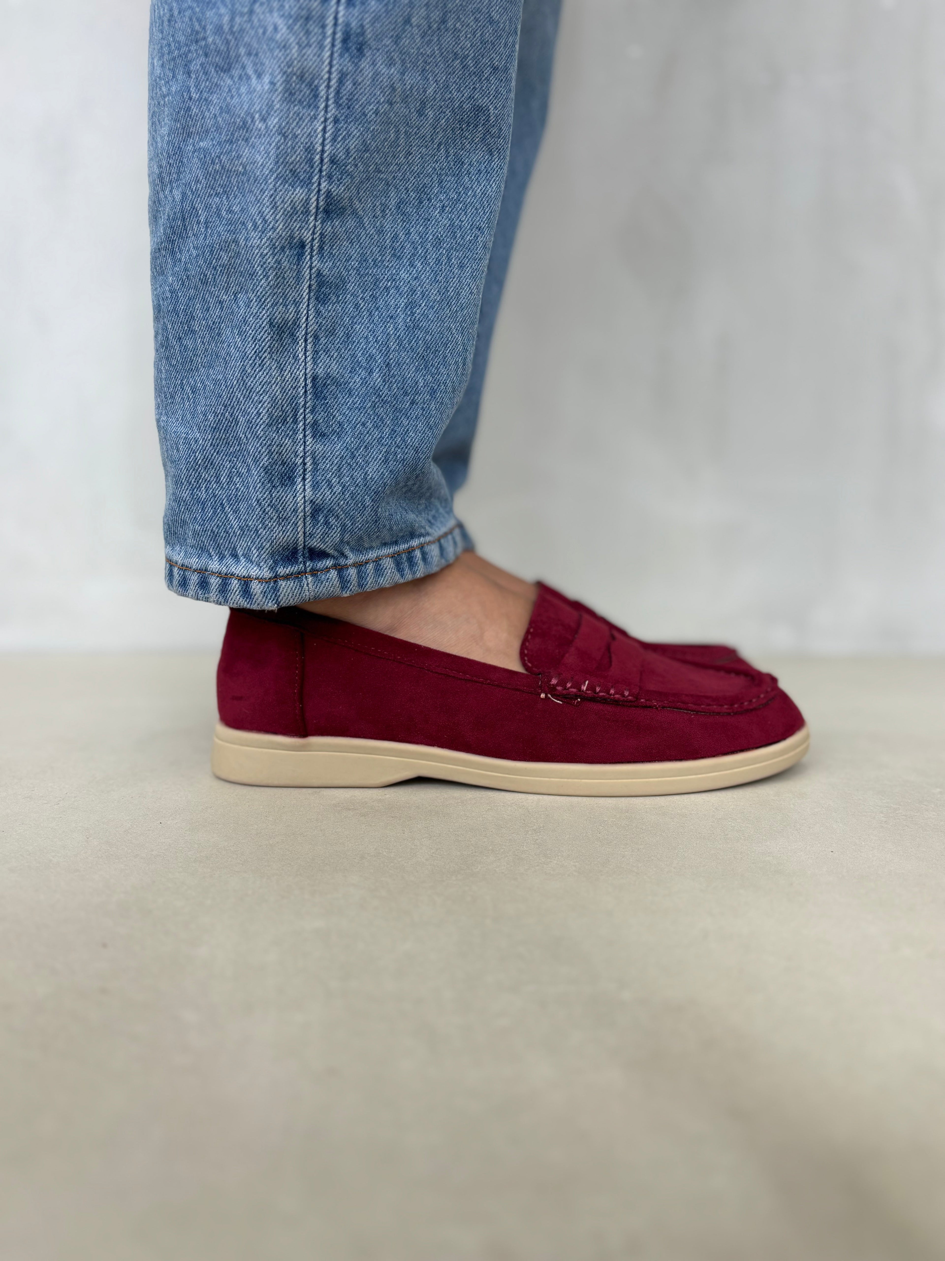 Mocasines Burdeos Gamuza Clásico 14452 Elegancia Atemporal Y Comodidad Moderna Todo El Día