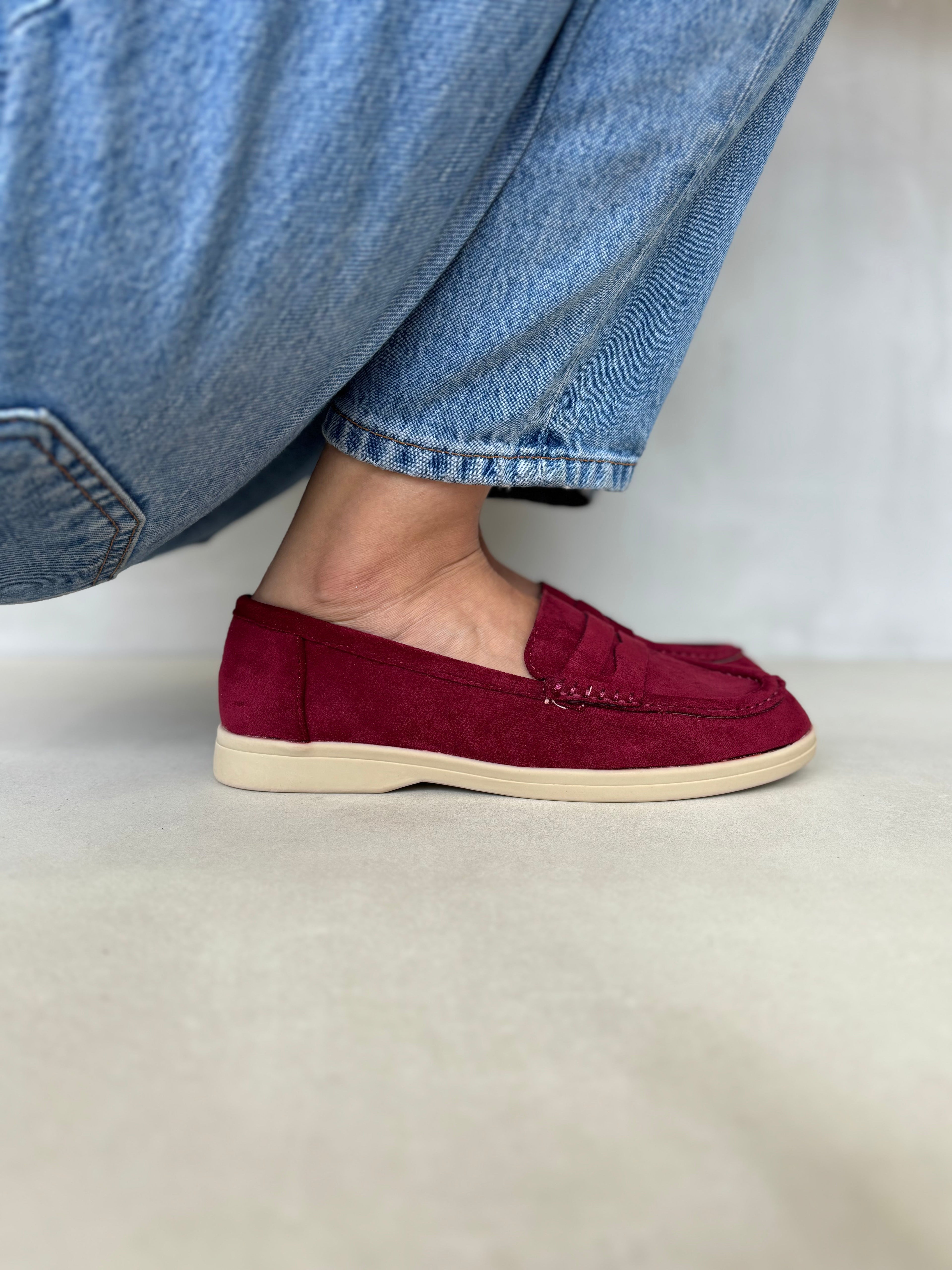 Mocasines Burdeos Gamuza Clásico 14452 Elegancia Atemporal Y Comodidad Moderna Todo El Día