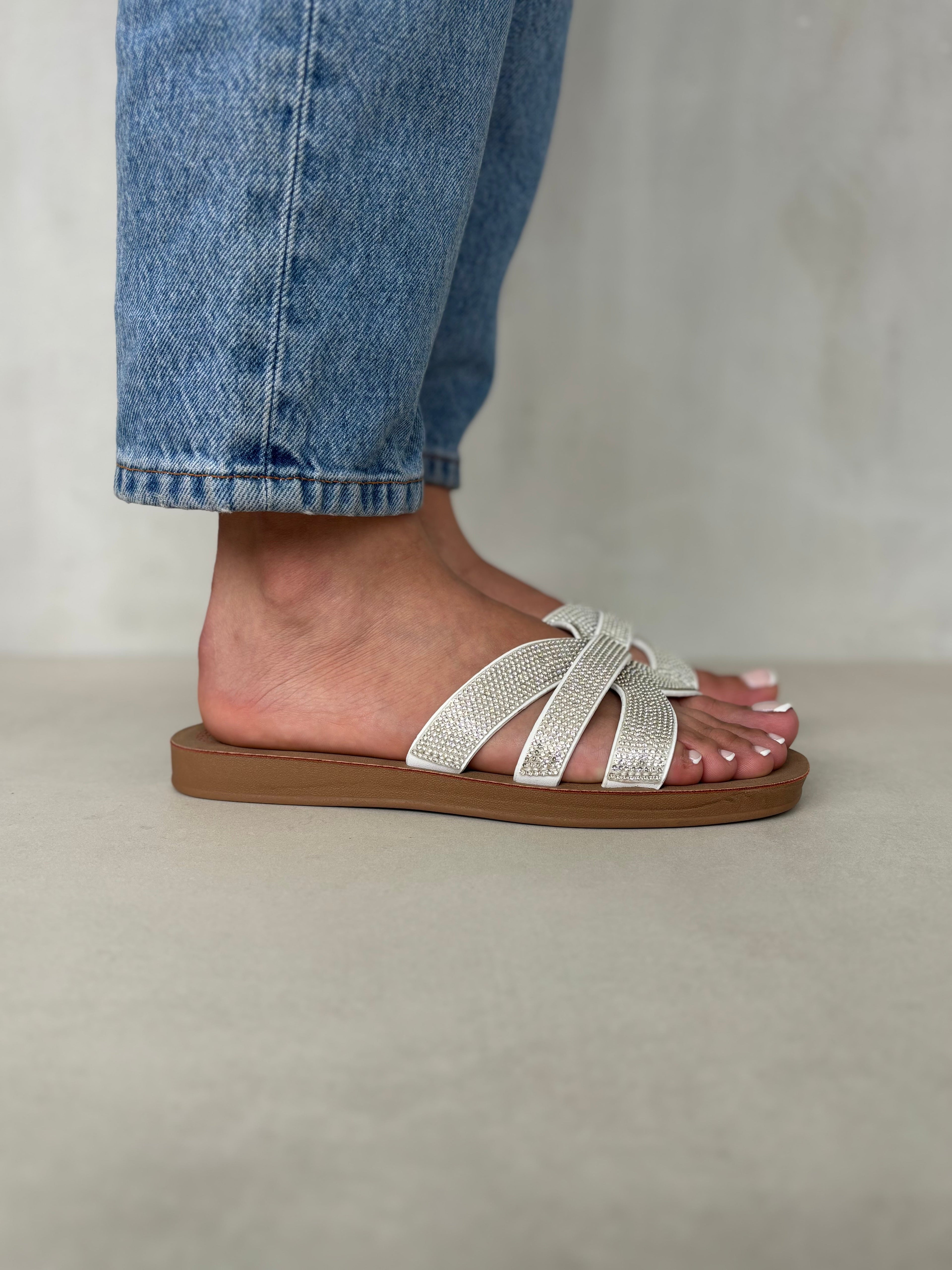 Sandalias Brillo Cruzado Blanco 14500 Elegancia Moderna Y Comodidad Para Cada Paso Diario