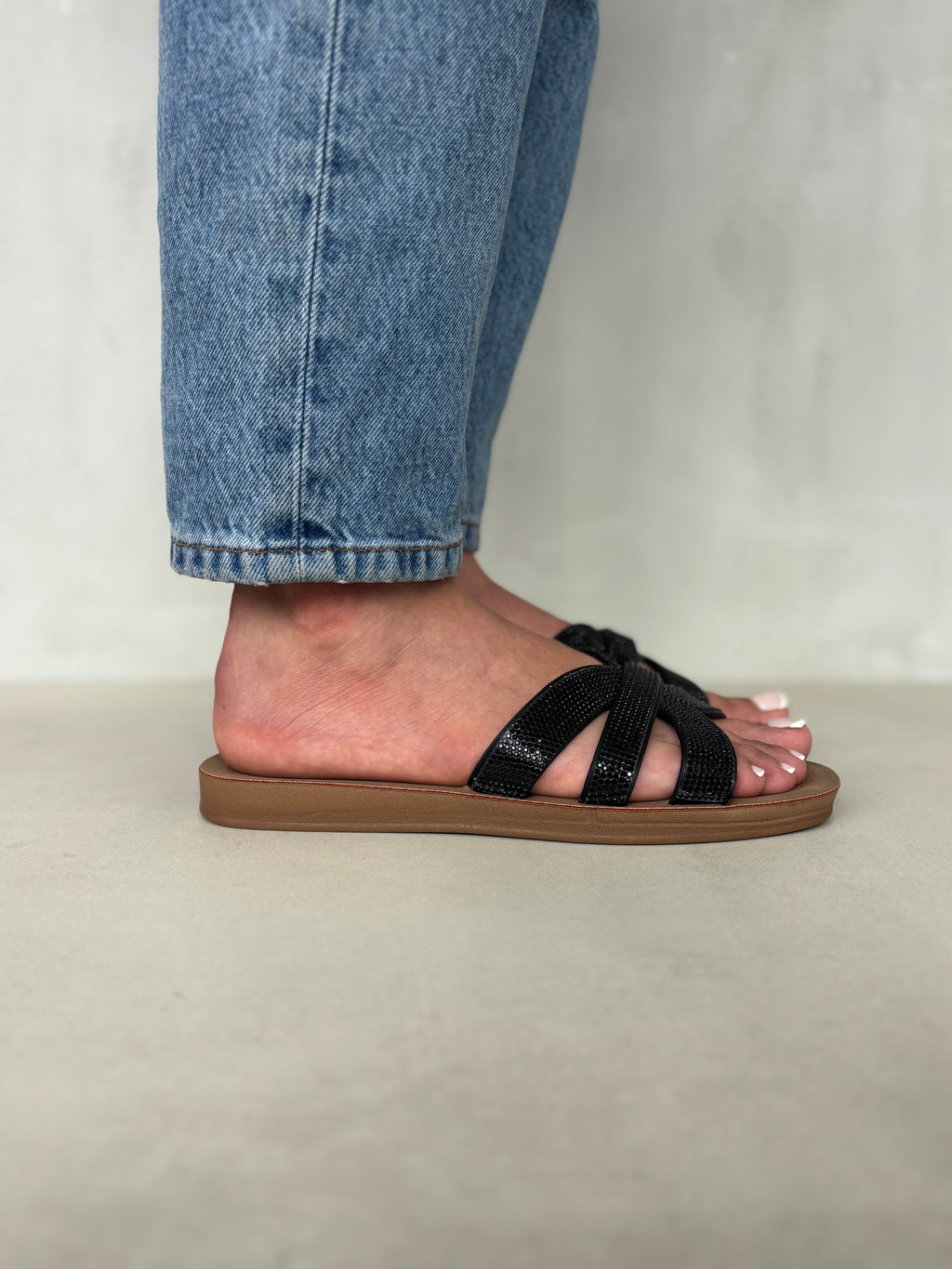 Sandalias Brillo Cruzado Con Tiras 14499 Comodidad Y Elegancia Para El Día A Día