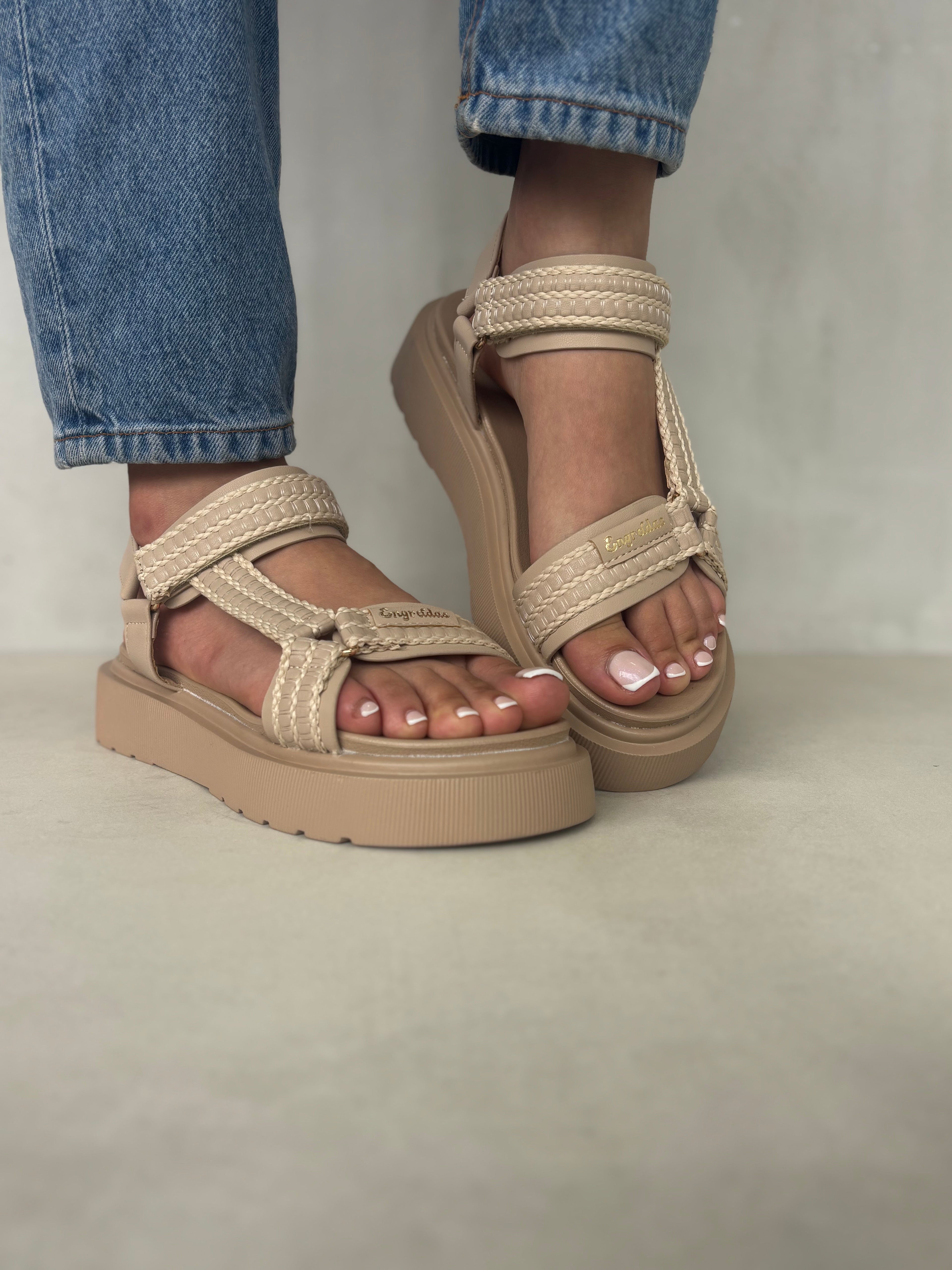 Sandalias Beige Plataforma 14277 Con Cierres Ajustables Ligera Y Moderna Para Todo El Dia
