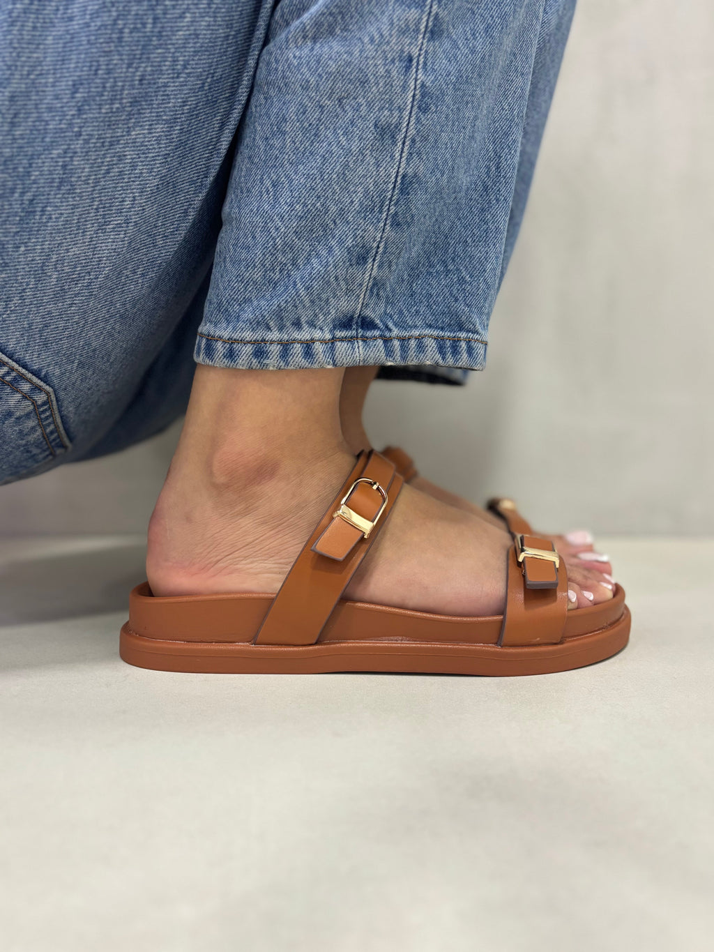 Sandalias Doble Hebilla 14485 Con Suela Ergonómica Y Comodidad Natural Para Todo El Día