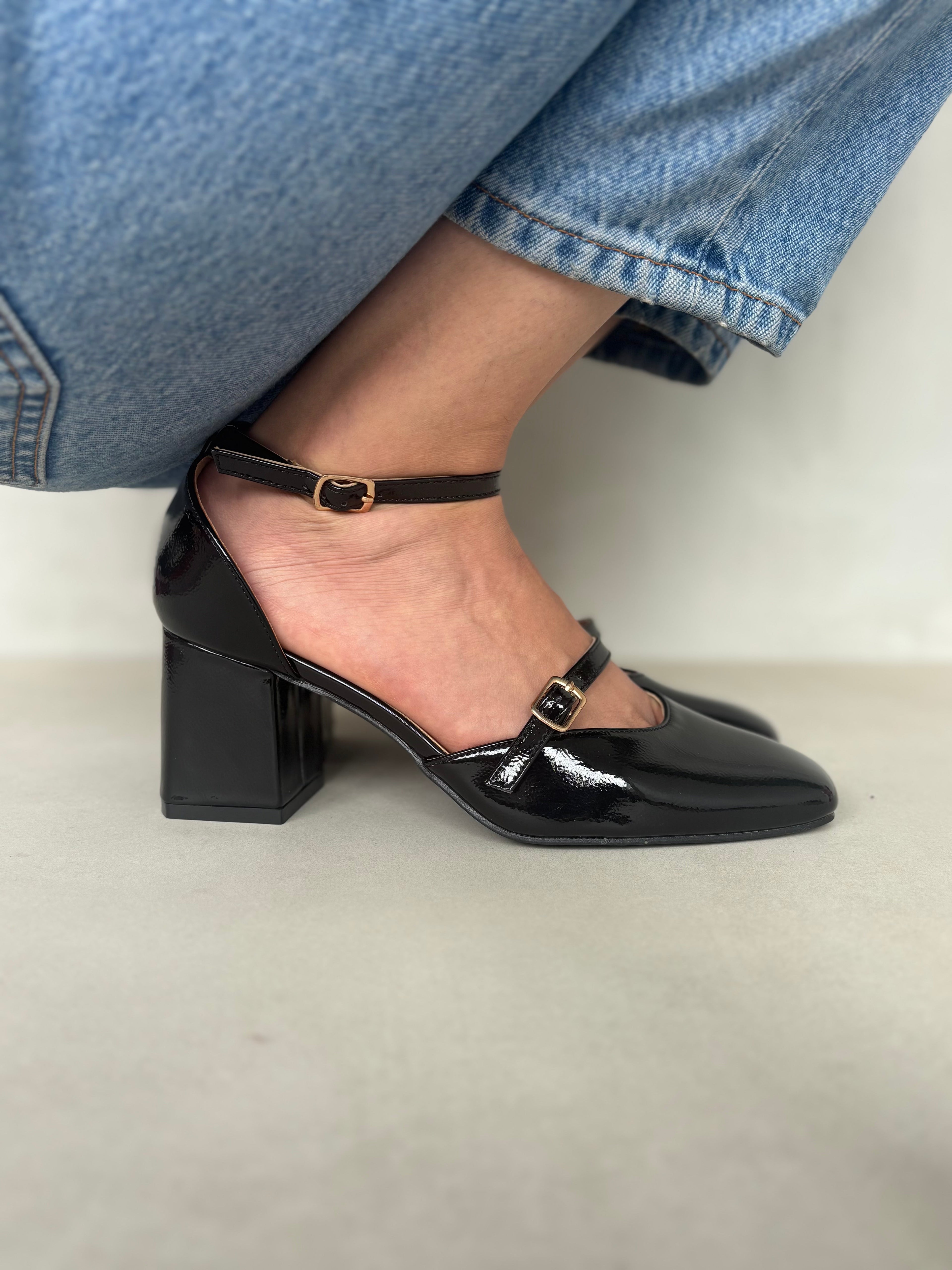 Zapatos de Charol Elegancia Retro 14429 con Tacón Cuadrado y Doble Correa Ajustable