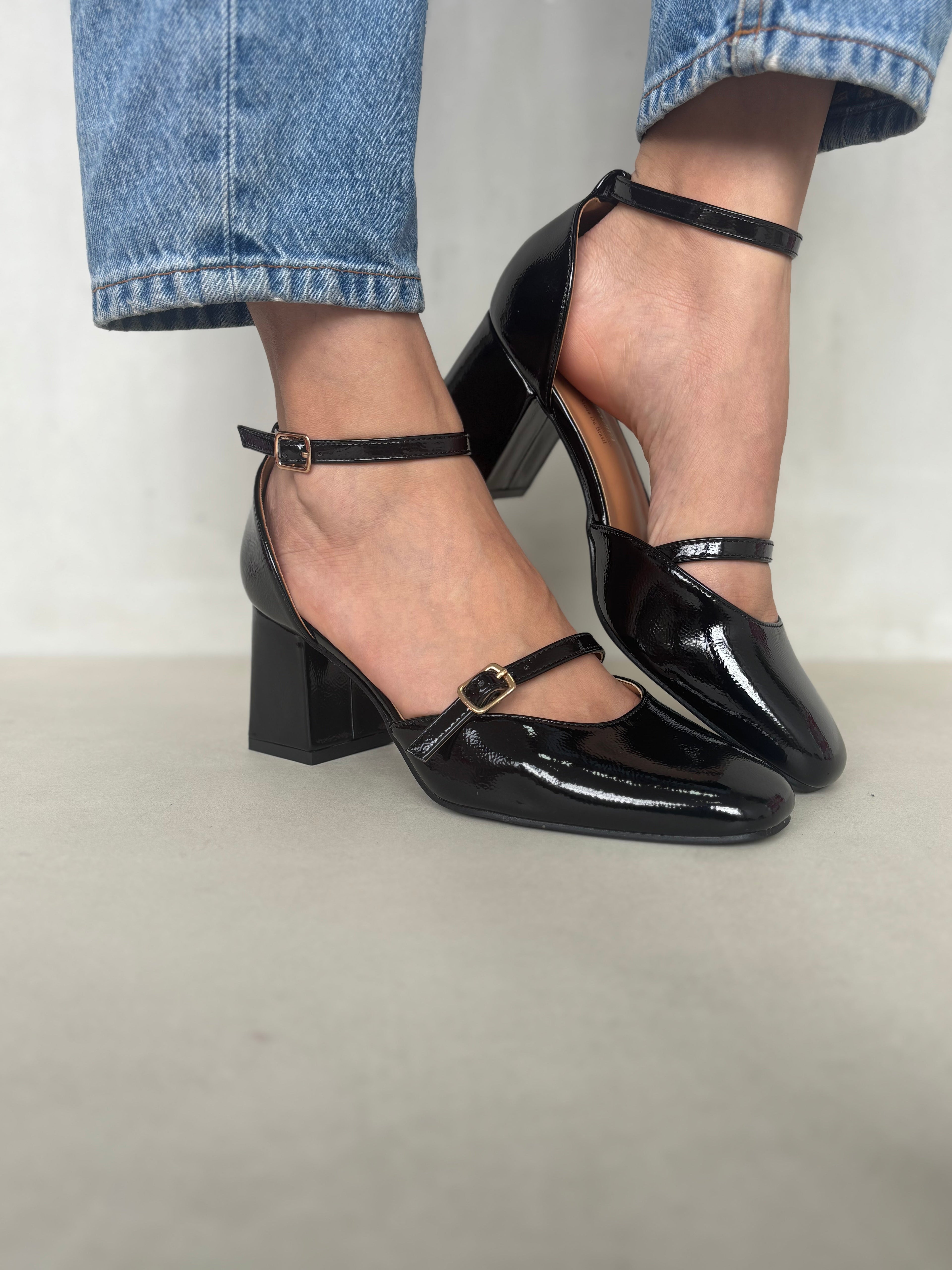 Zapatos de Charol Elegancia Retro 14429 con Tacón Cuadrado y Doble Correa Ajustable