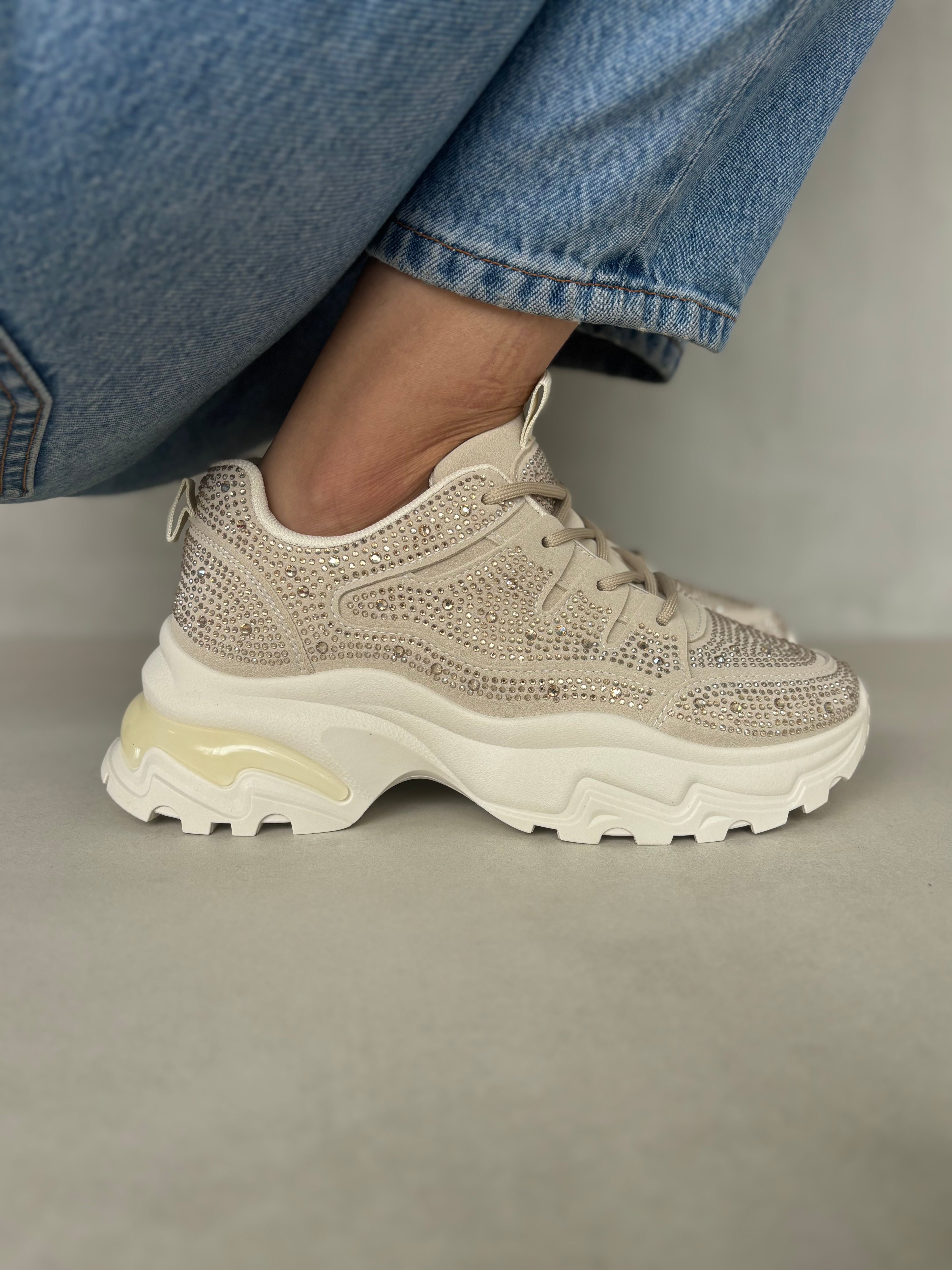 Tenis Glam Urbano 14441 Moda Moderna Con Brillos Y Suela Chunky Cómodos Para Uso Diario Y Estilo Arriesgado