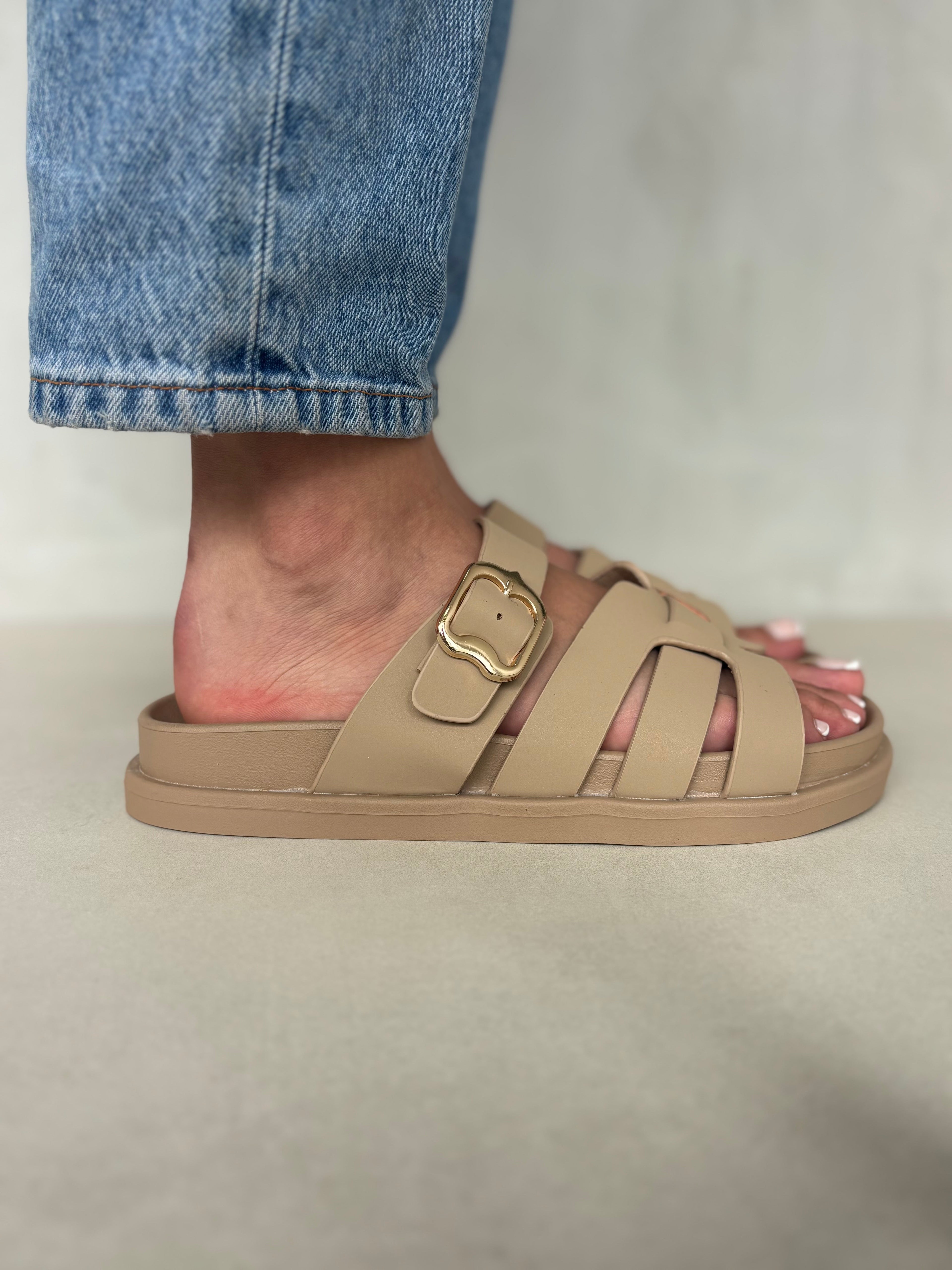 Sandalias Entrelazado Beige 14483 Con Hebilla Dorada Y Soporte Anatómico Para El Día A Día
