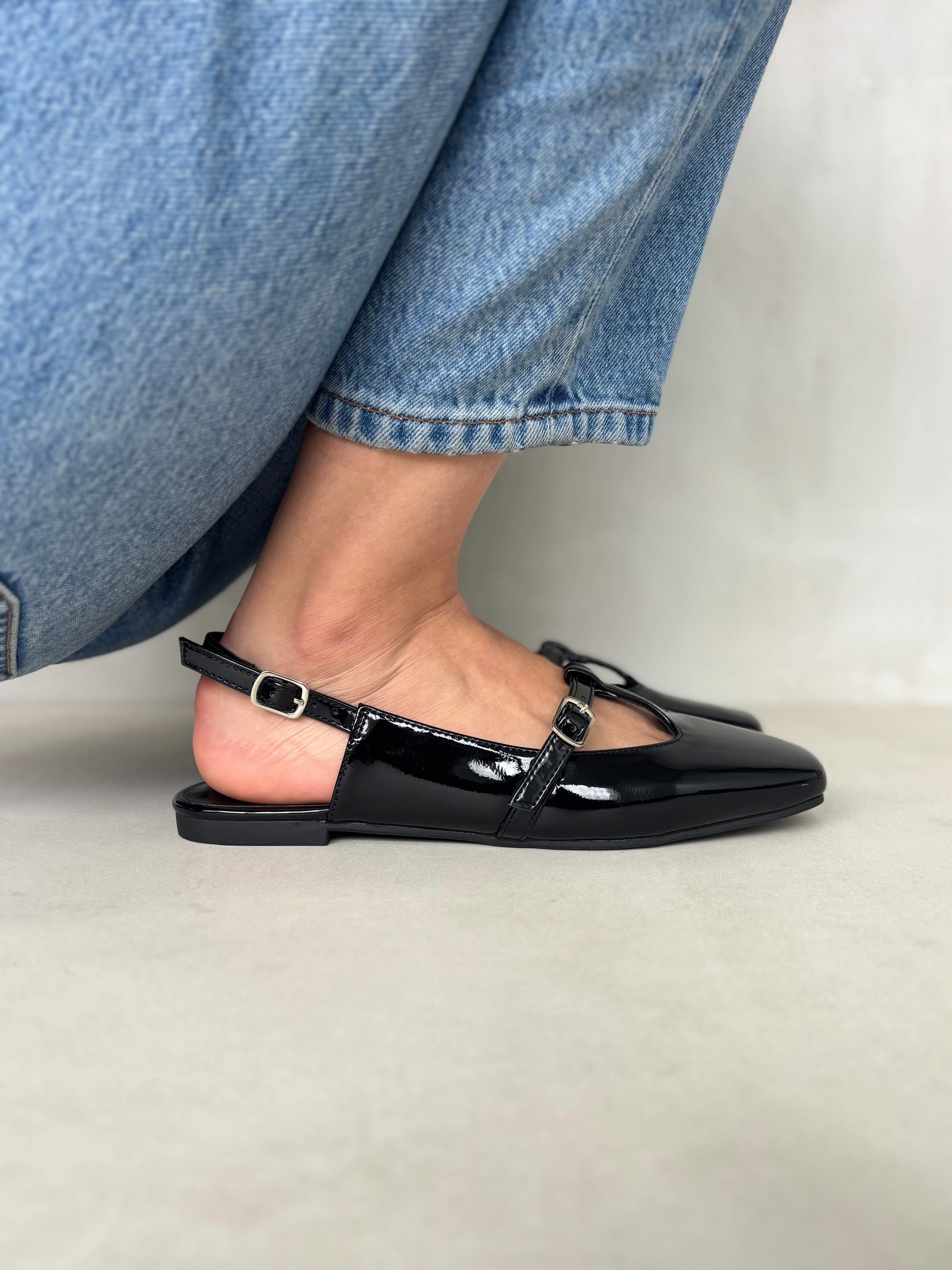 Bailarinas Negras Charol Hebilla Lateral 14454 Elegancia Y Comodidad En Delicado Brillo