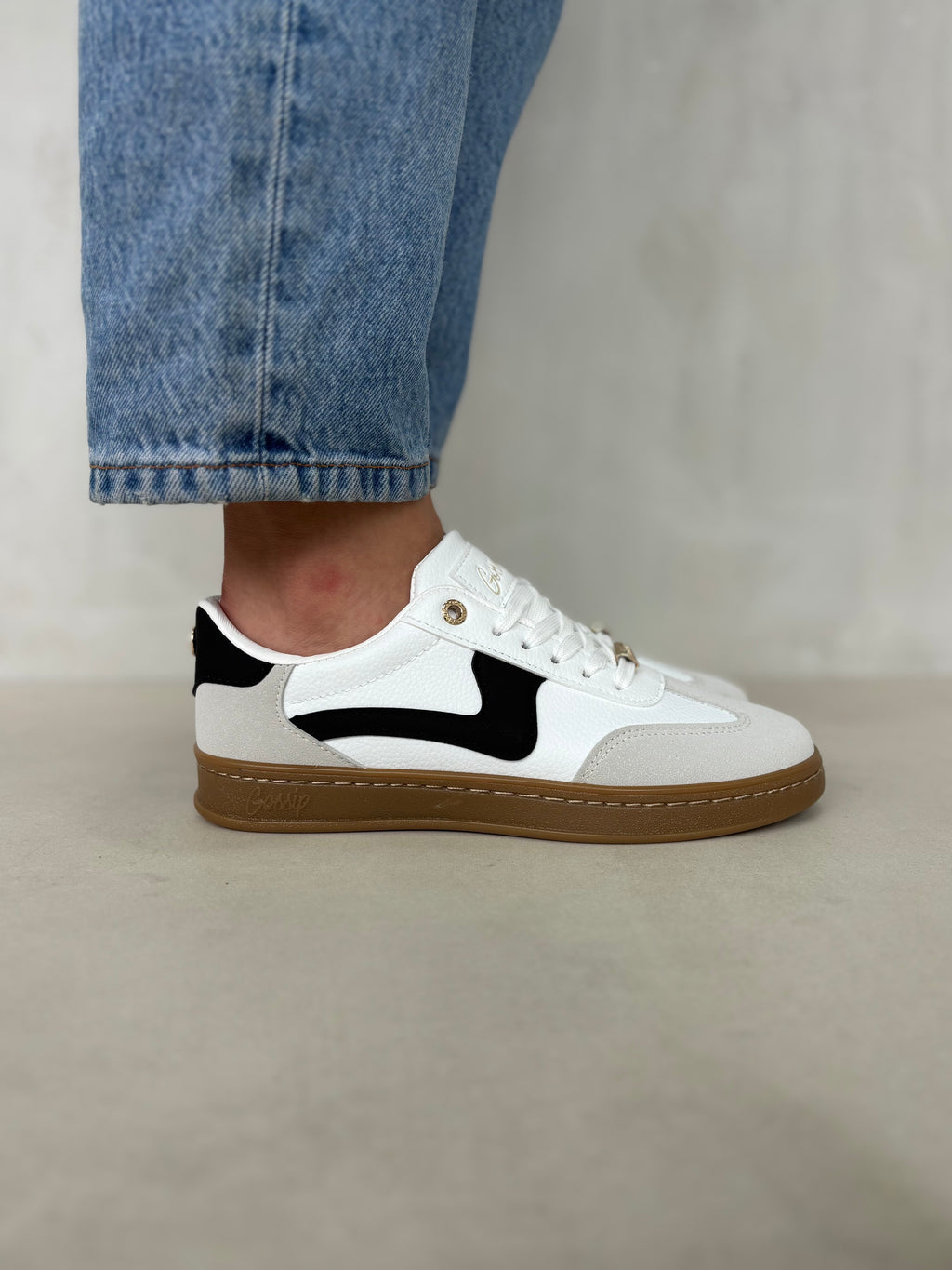 Zapatillas Equilibrio 14316 Estilo Versátil Y Comodidad Todo El Día Con Detalle Negro Y Suela Caramelo