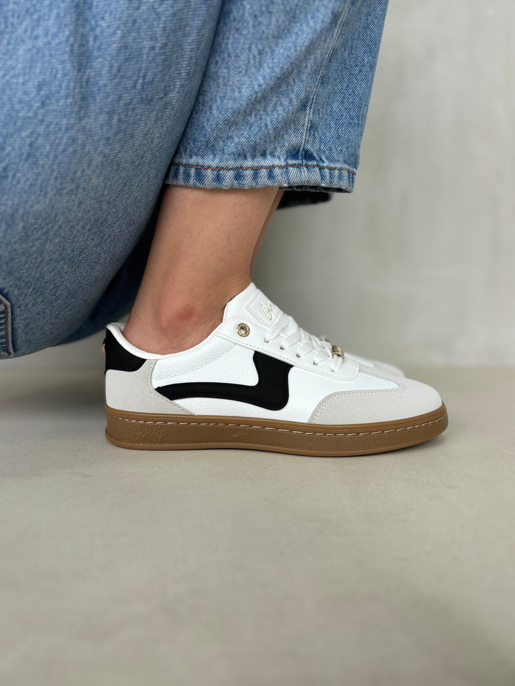 Zapatillas Equilibrio 14316 Estilo Versátil Y Comodidad Todo El Día Con Detalle Negro Y Suela Caramelo