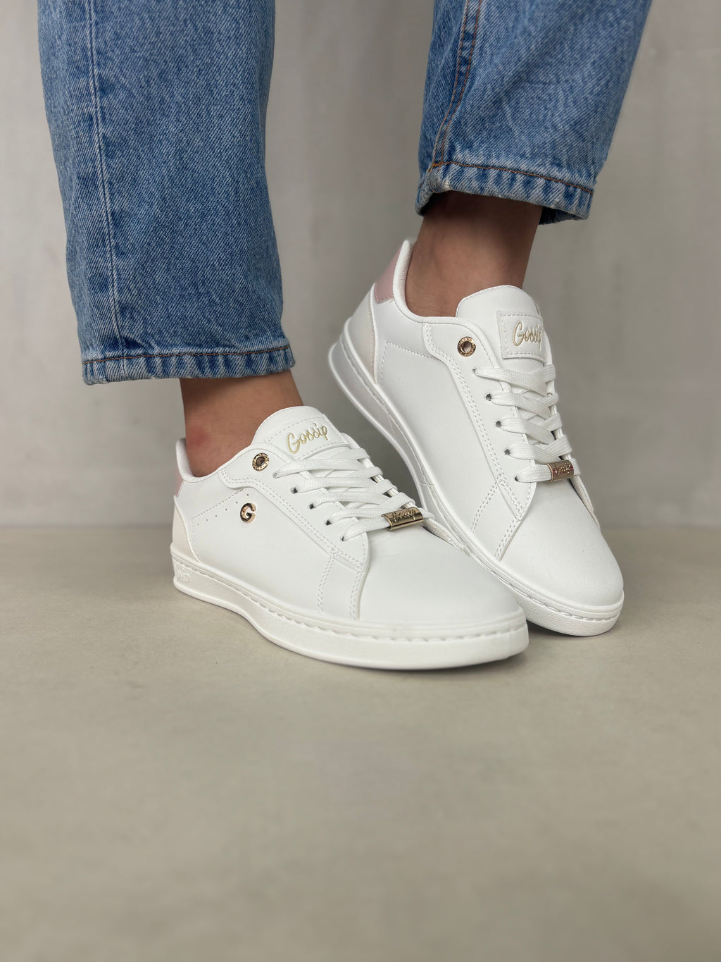 Zapatillas Minimalismo 14320 Comodidad Todo El Día Con Detalle Rosado Y Toques Dorados