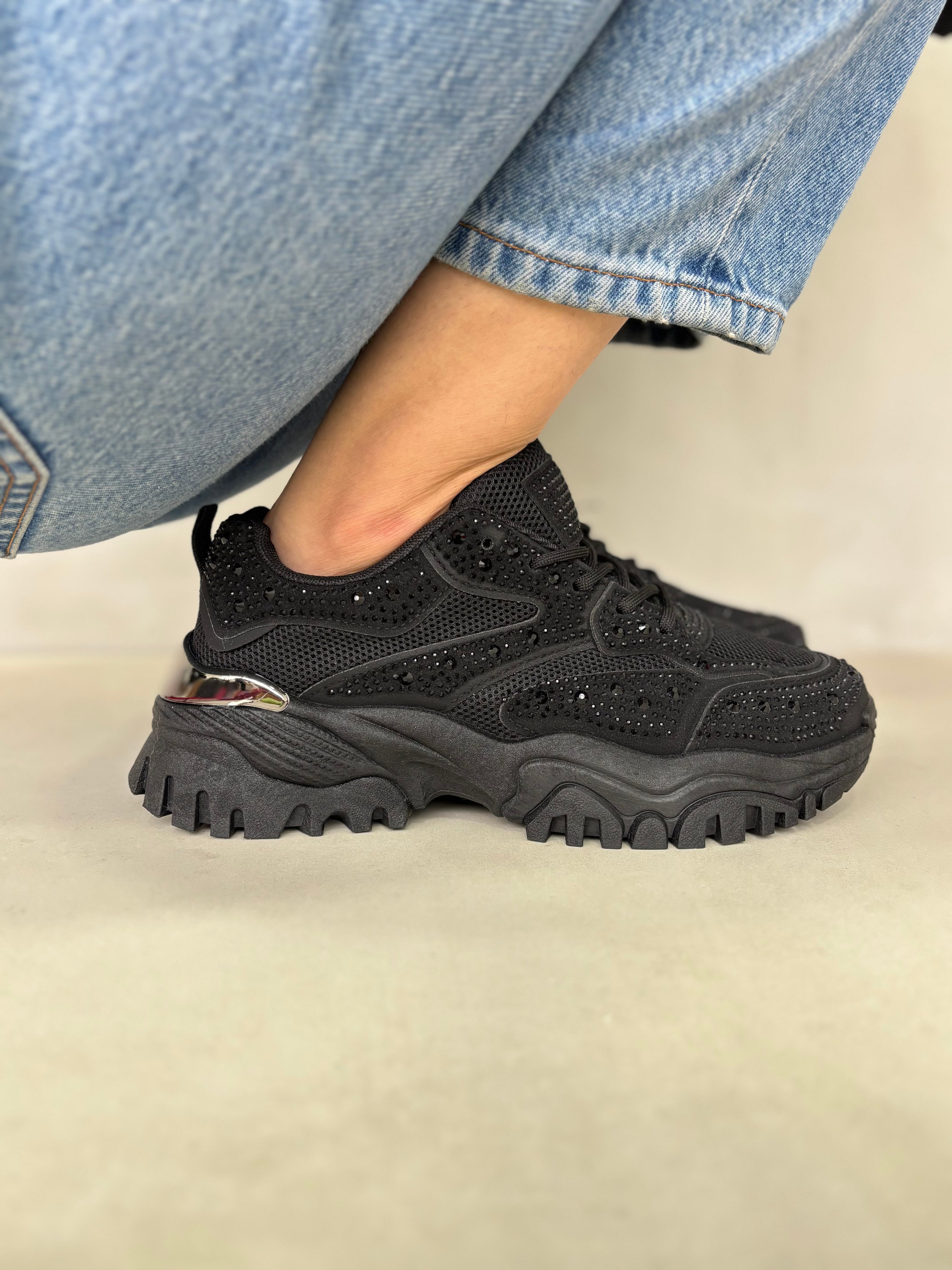 Zapatillas Brillos Urbanos 14406 Con Suela Chunky Y Actitud Para Tu Estilo Urbano Con Glamour