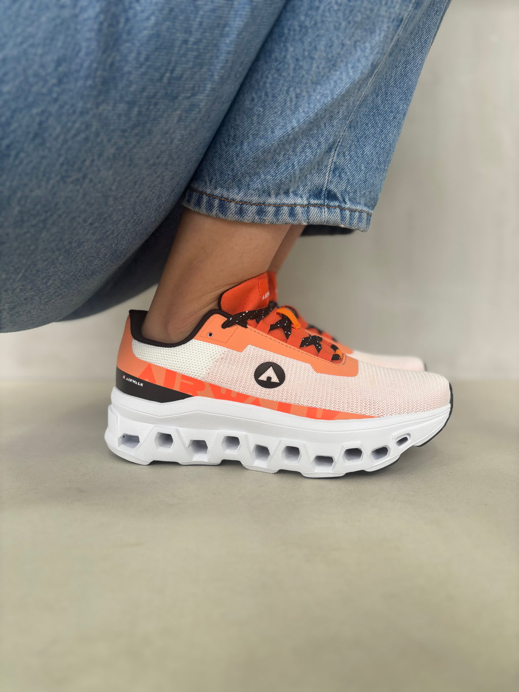 Tenis Deportivos Activo Vanguardista 14300 Suela Tecnológica con Amortiguación Avanzada para Mayor Estabilidad