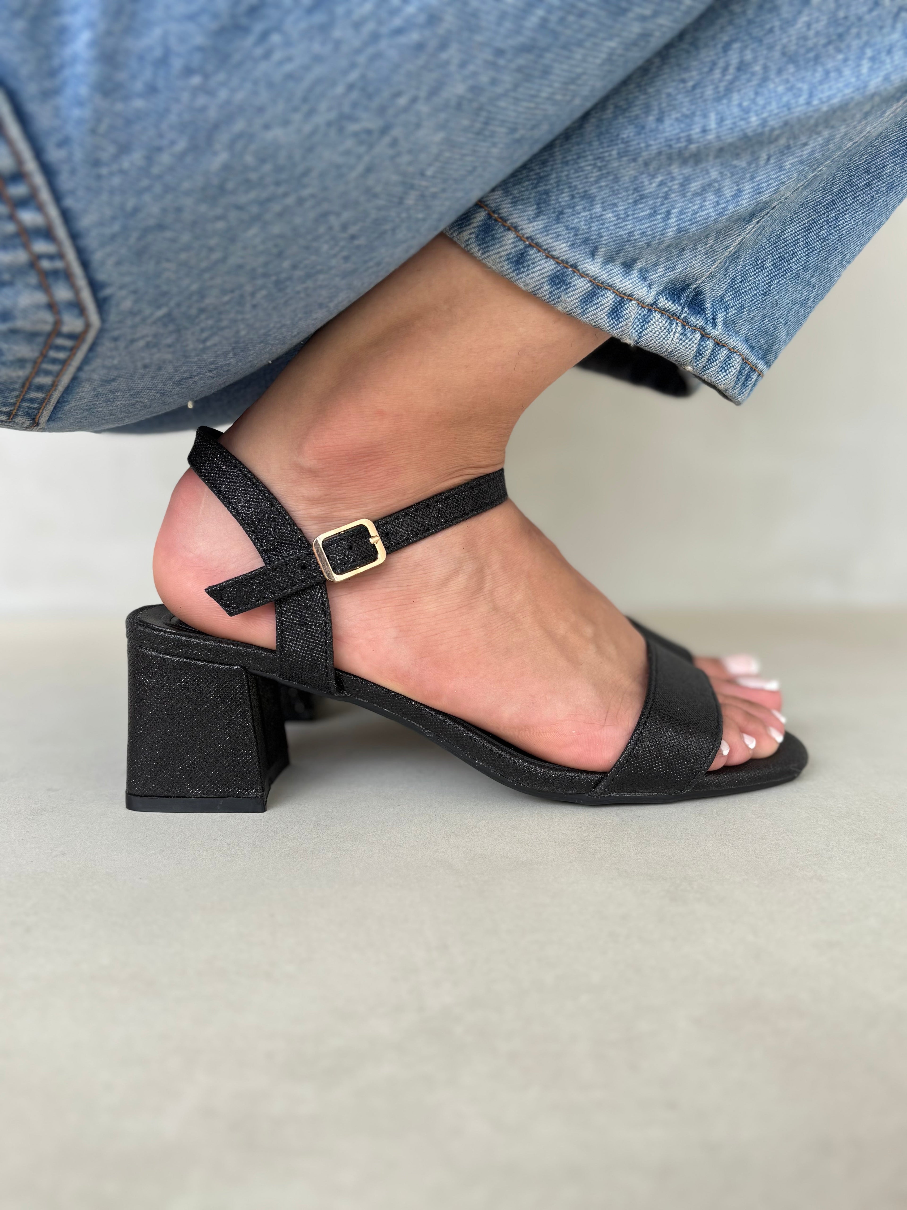 Sandalias Brillo Sutil 14335 Con Tacón Cuadrado Y Pulsera Ajustable Para Elegancia Moderna