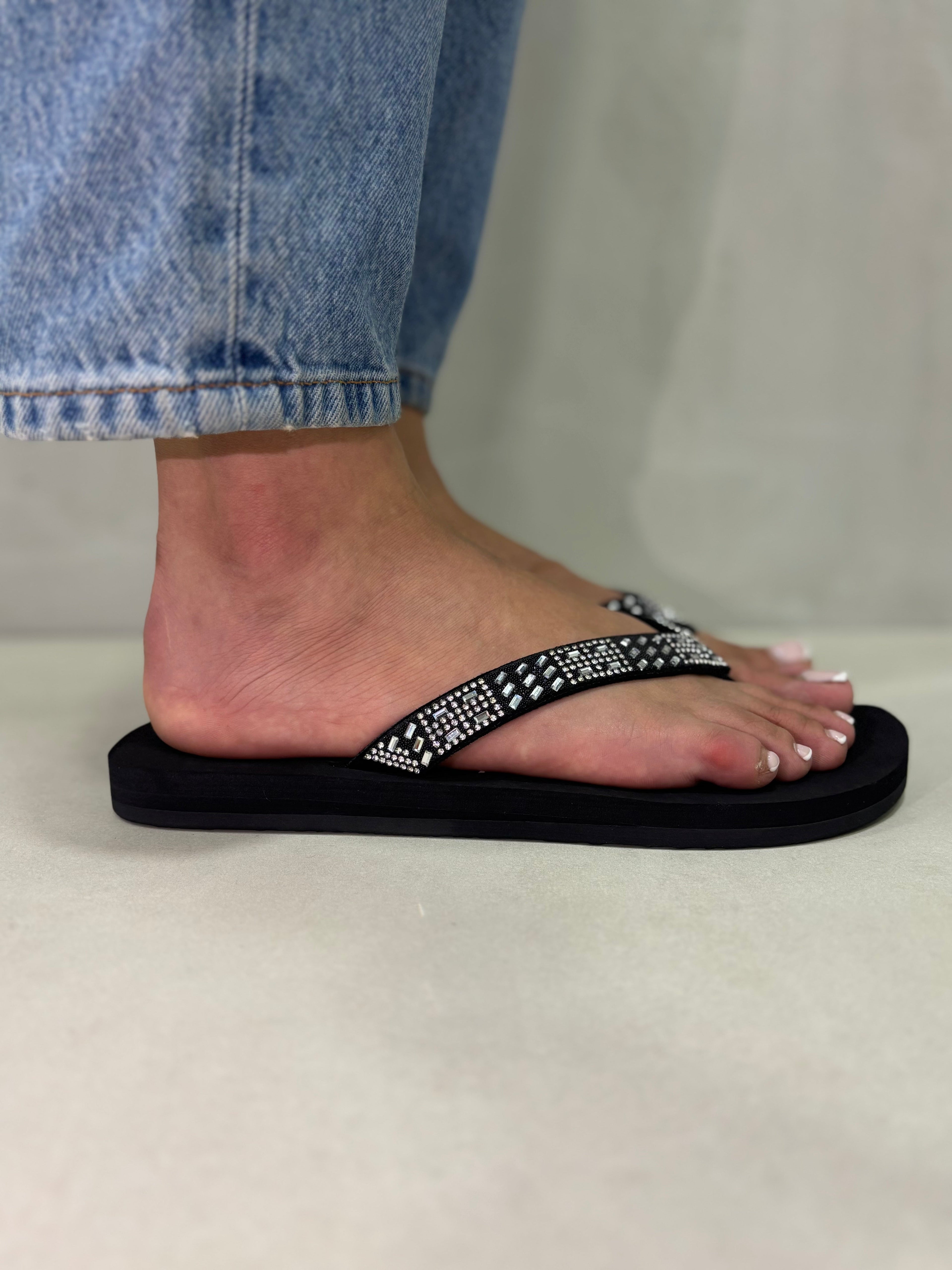 Chancletas Negras Piedras Brillantes 14381 Con Base Acolchada Para Comodidad Todo El Dia