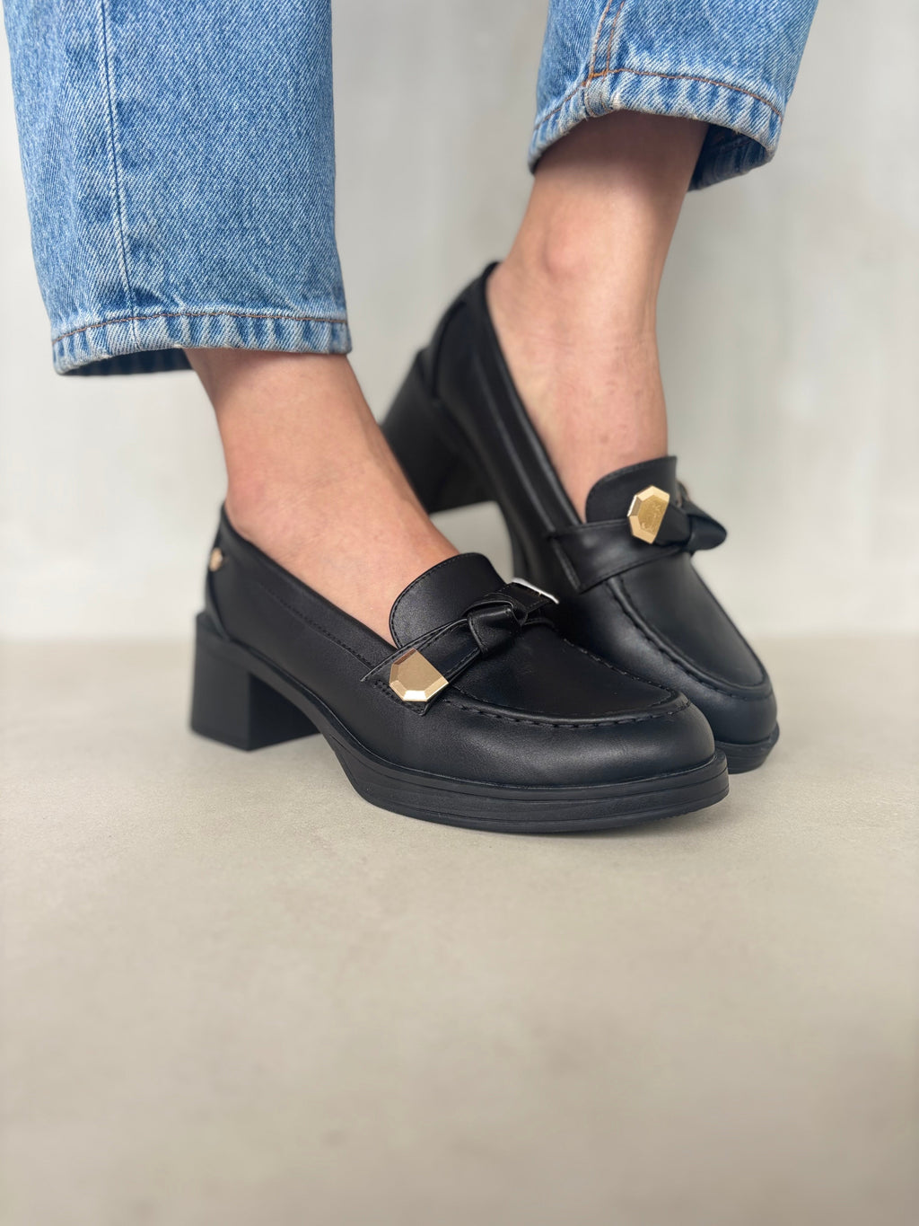 Mocasines De Tacón Rosa Detalle Antifaz 14005 Tacón Bloque Medio Para Estabilidad