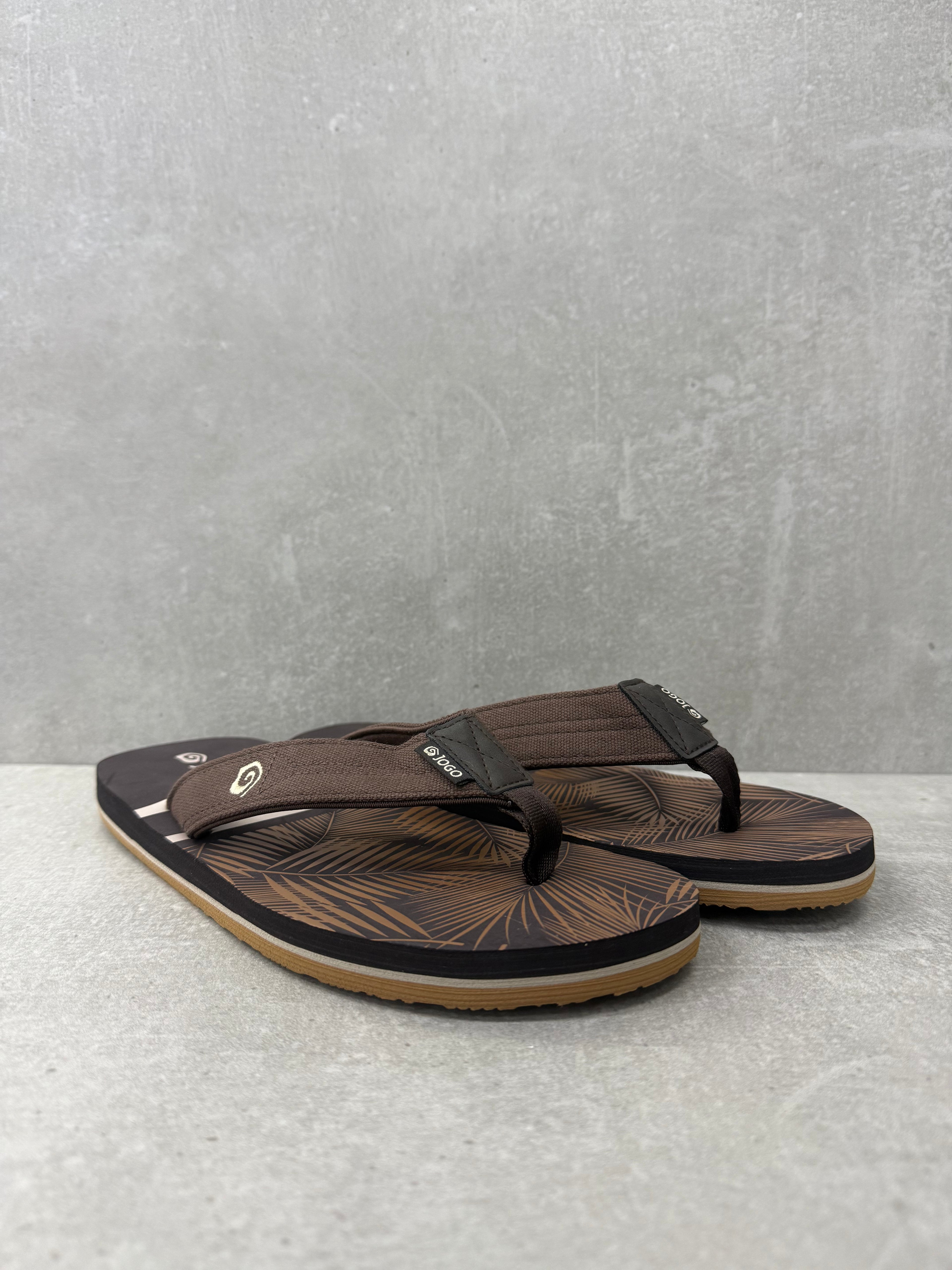 Zapatilla Deportiva En Textil Y Goma Con Detalles Visibles Del Calzado Y Cordones – 14403