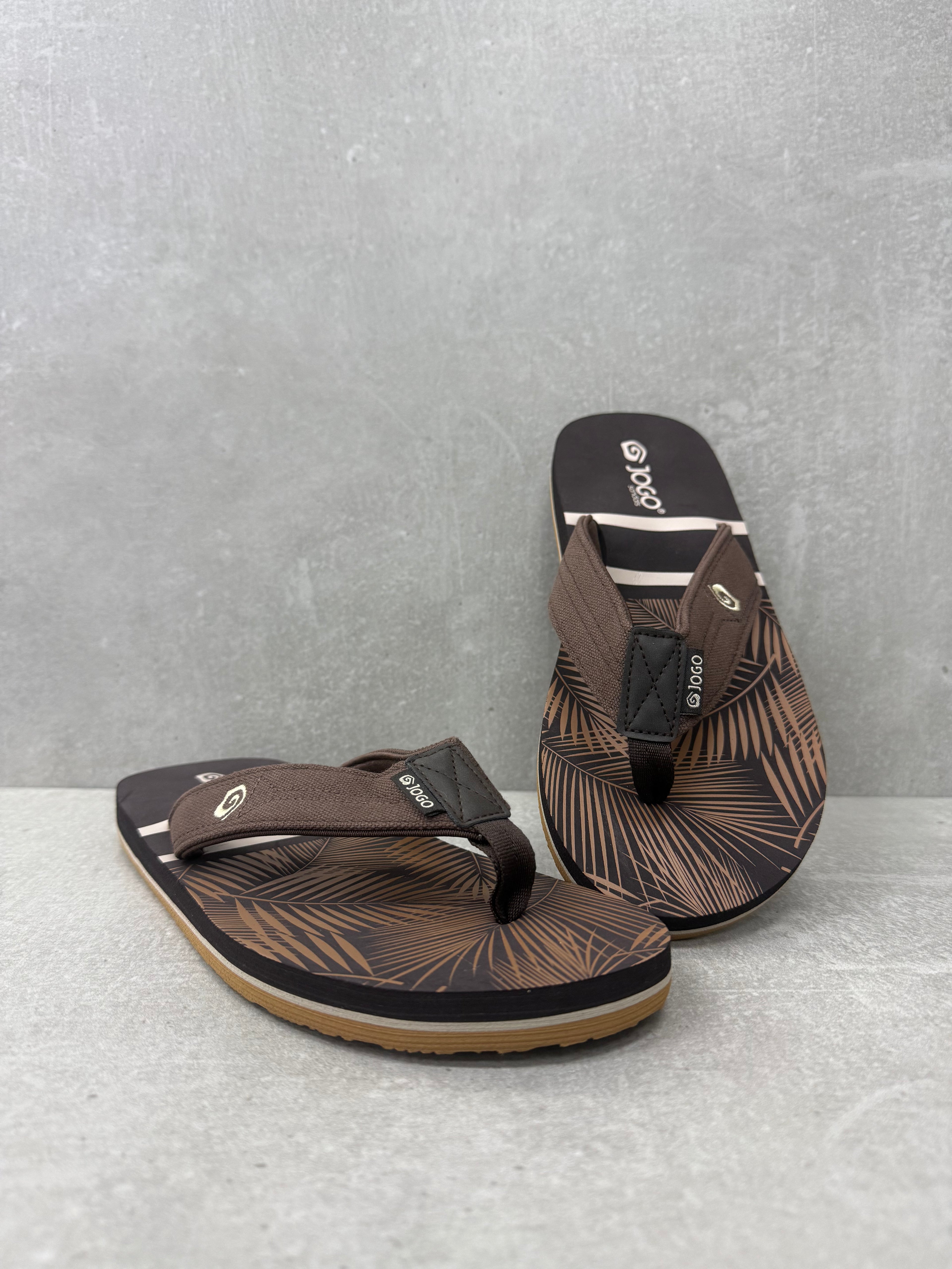 Zapatilla Deportiva En Textil Y Goma Con Detalles Visibles Del Calzado Y Cordones – 14403