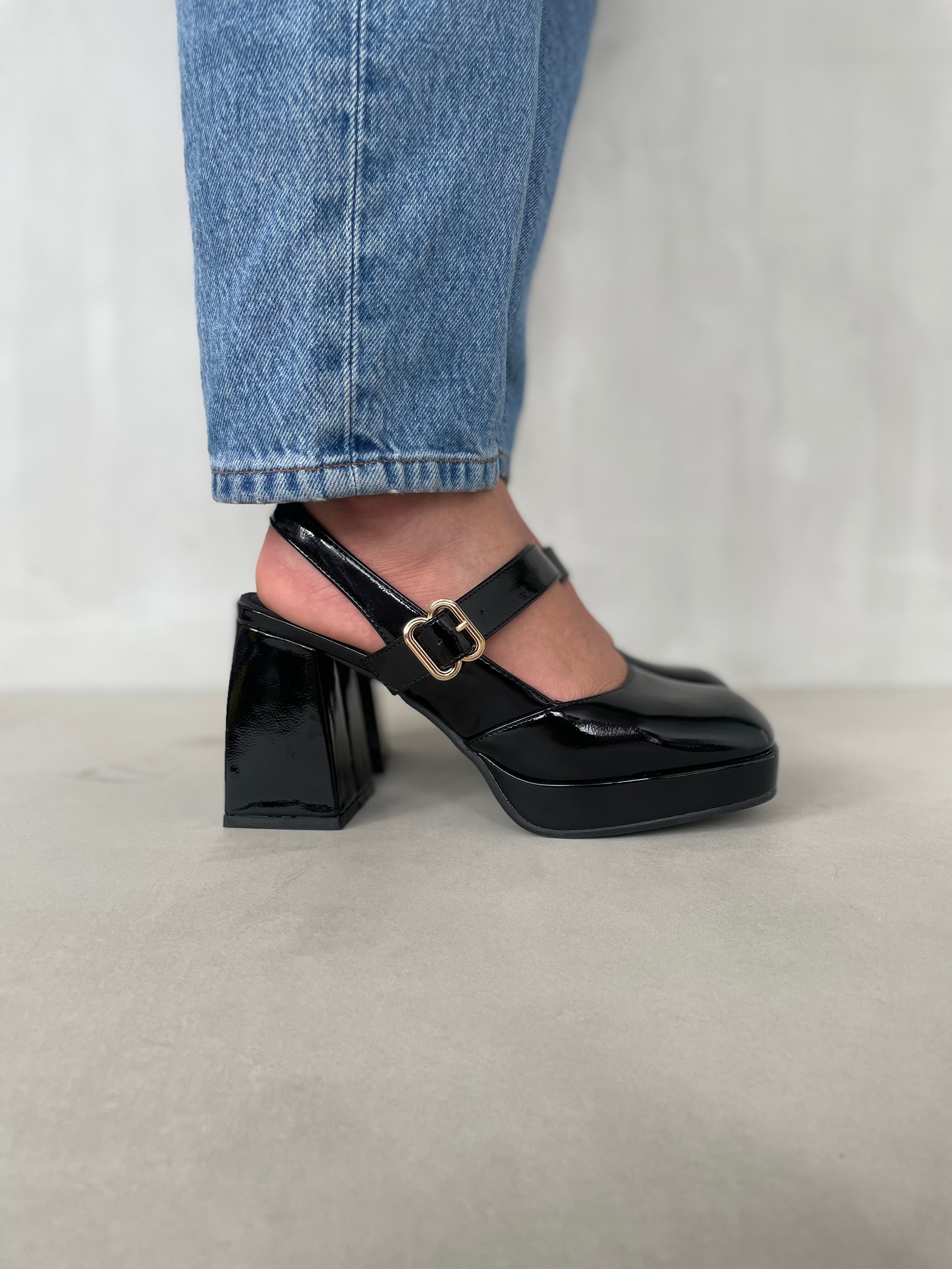 Zapatos Plataforma Charol Negro Con Tacón Grueso Y Hebilla Metálica - Estilo Retro - 13761