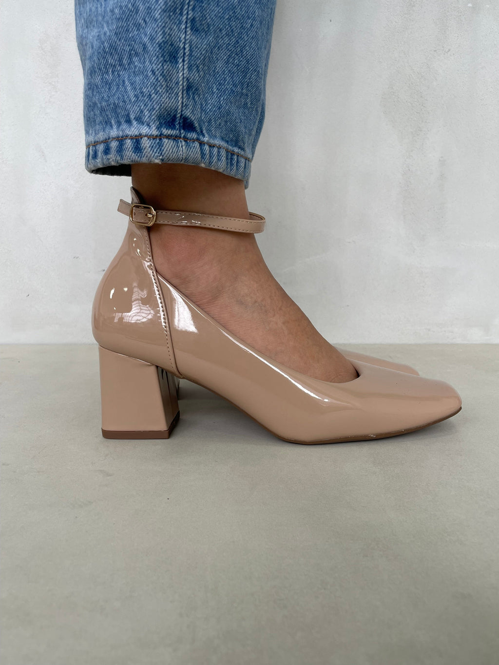 Zapatos de Tacón Cuadrado Charol Rosado Pulsera 11629 Estilo Romántico y Femenino