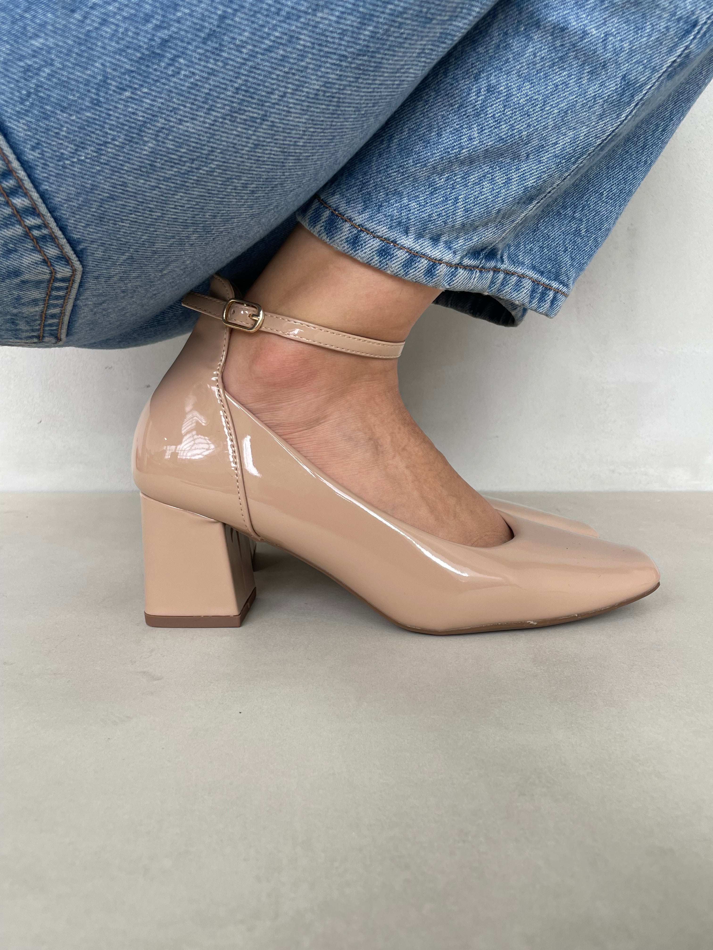 Zapatos de Tacón Cuadrado Charol Rosado Pulsera 11629 Estilo Romántico y Femenino