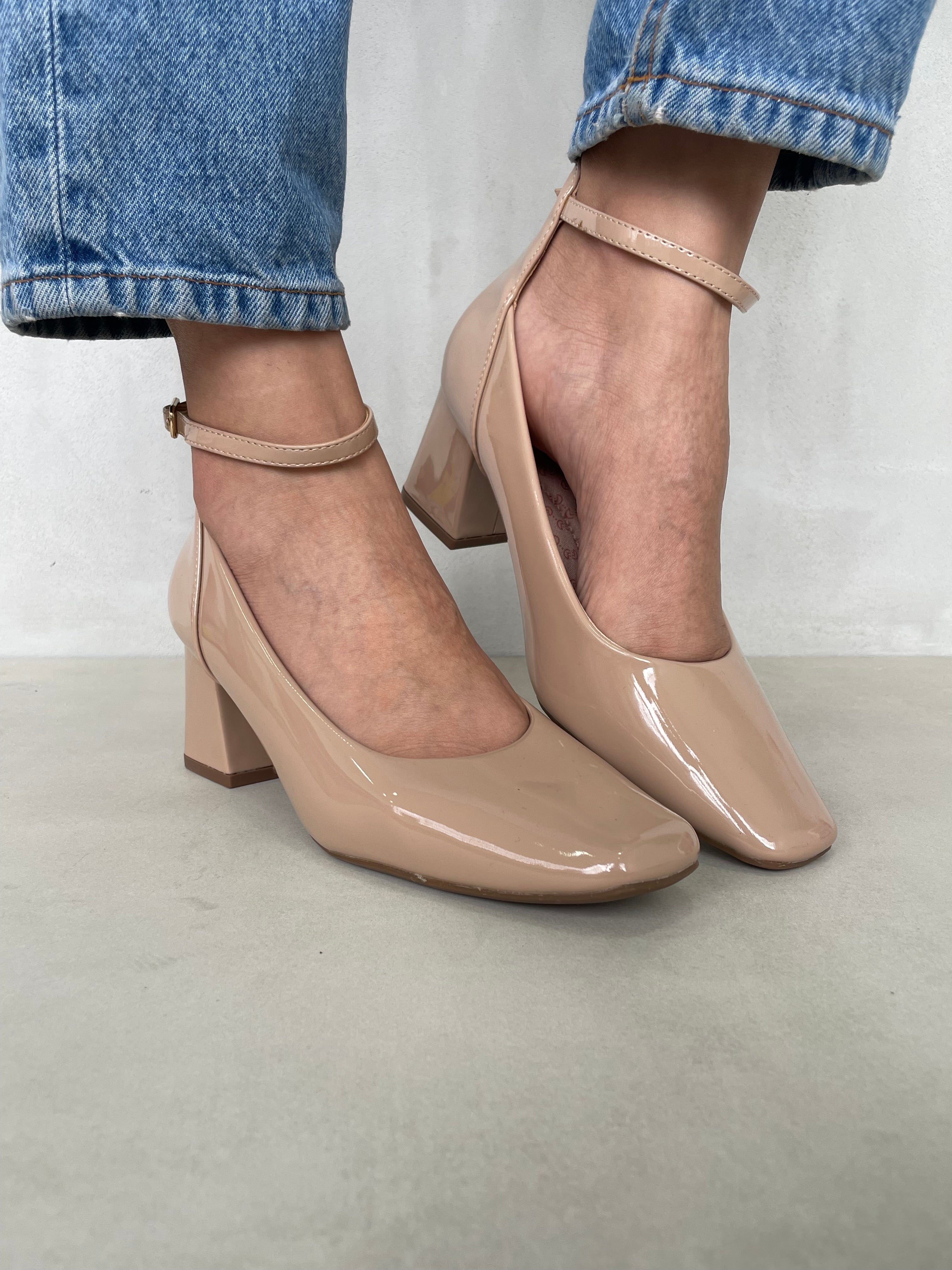 Zapatos de Tacón Cuadrado Charol Rosado Pulsera 11629 Estilo Romántico y Femenino