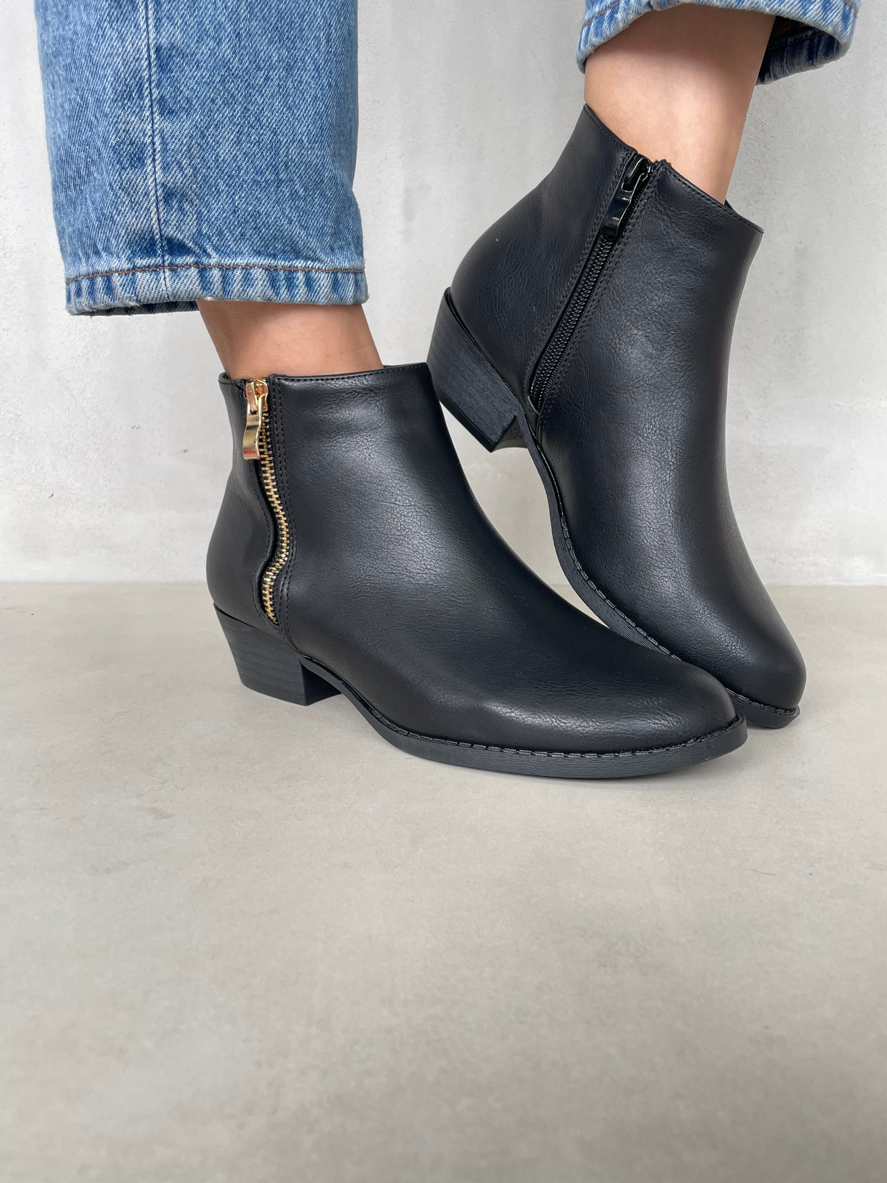 Botines Negros Con Cierre Dorado Tacón Medio 14305 Elegancia Y Comodidad Versátil Para Cualquier Ocasión