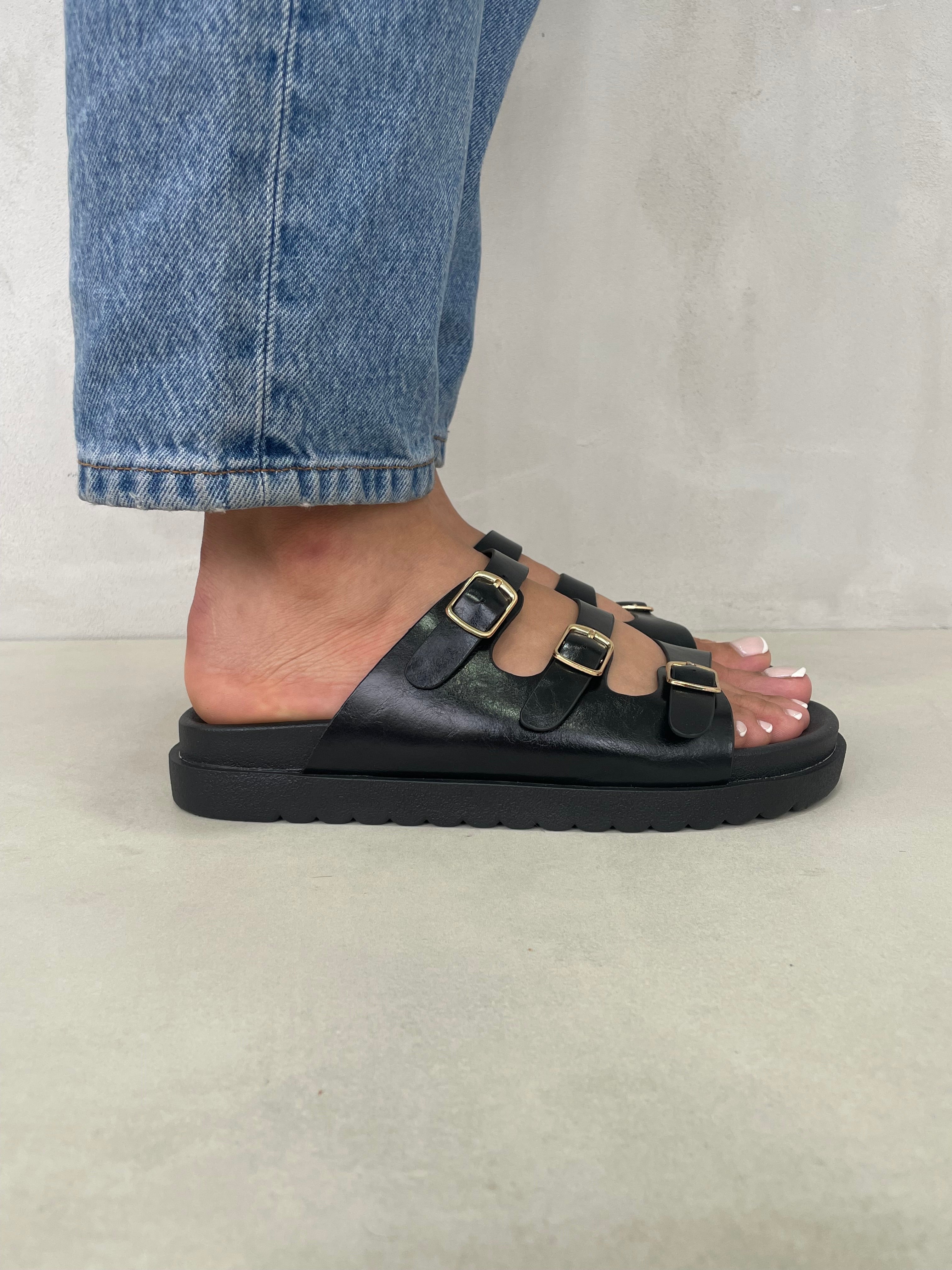 Sandalias Tres Correas 14420 Con Hebillas Metálicas Ajustables Estilo Minimalista