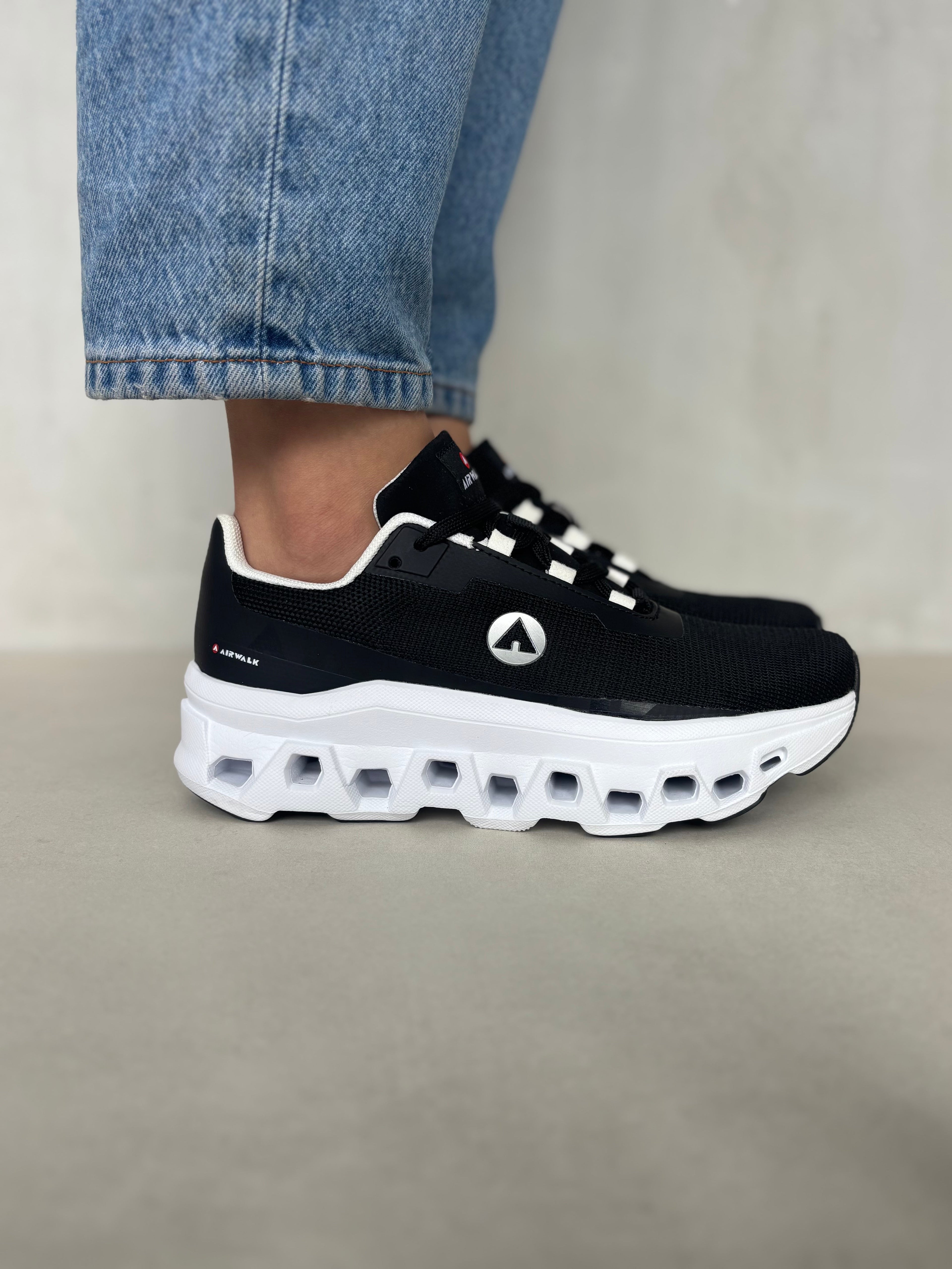 Tenis Deportivos AirTech 14299 Con Suela Tecnológica Y Cámara De Aire Para Amortiguación Superior Y Estilo Deportivo