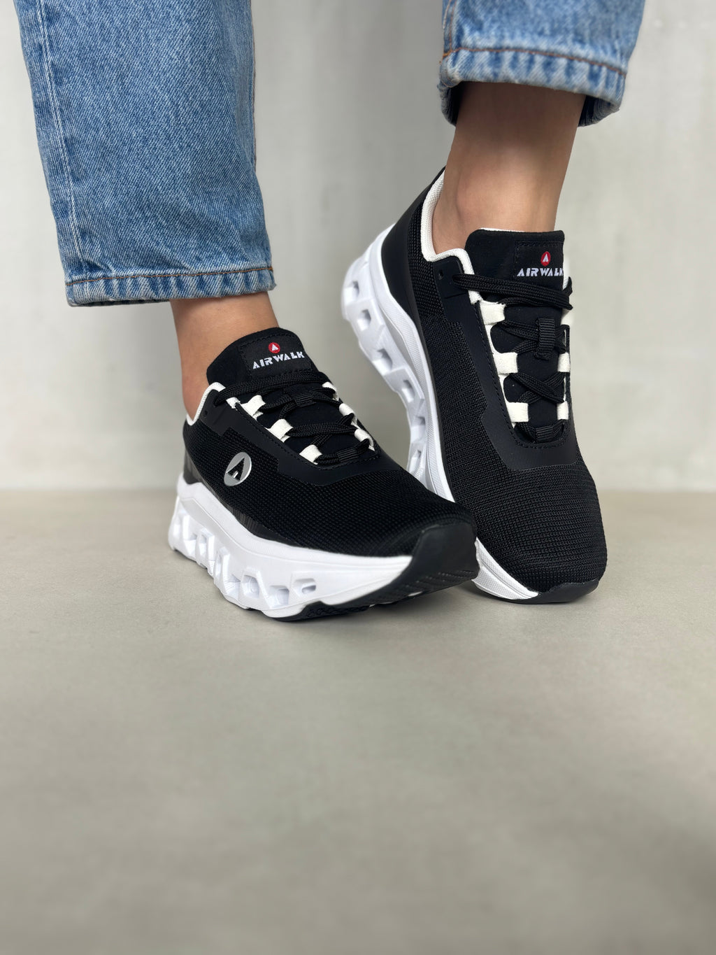 Tenis Deportivos AirTech 14299 Con Suela Tecnológica Y Cámara De Aire Para Amortiguación Superior Y Estilo Deportivo