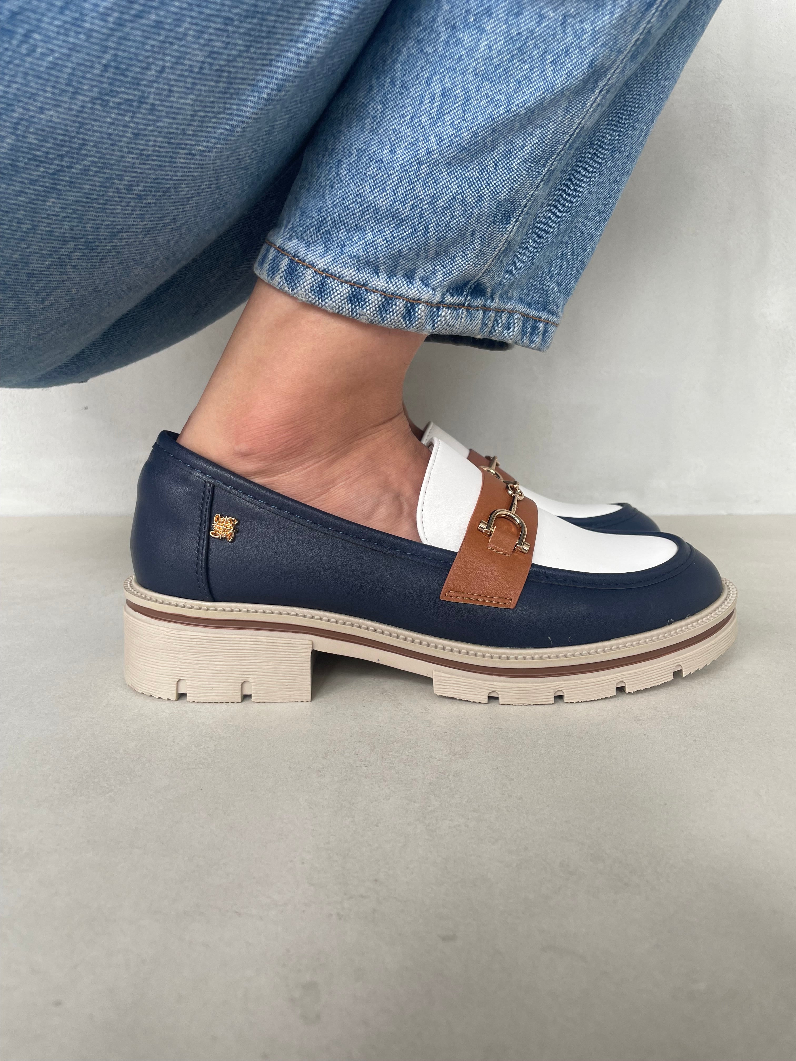 Mocasines Mujer Bicolor Urbano 14071 Slip On Con Estilo Diario Y Comodidad Todo El Día