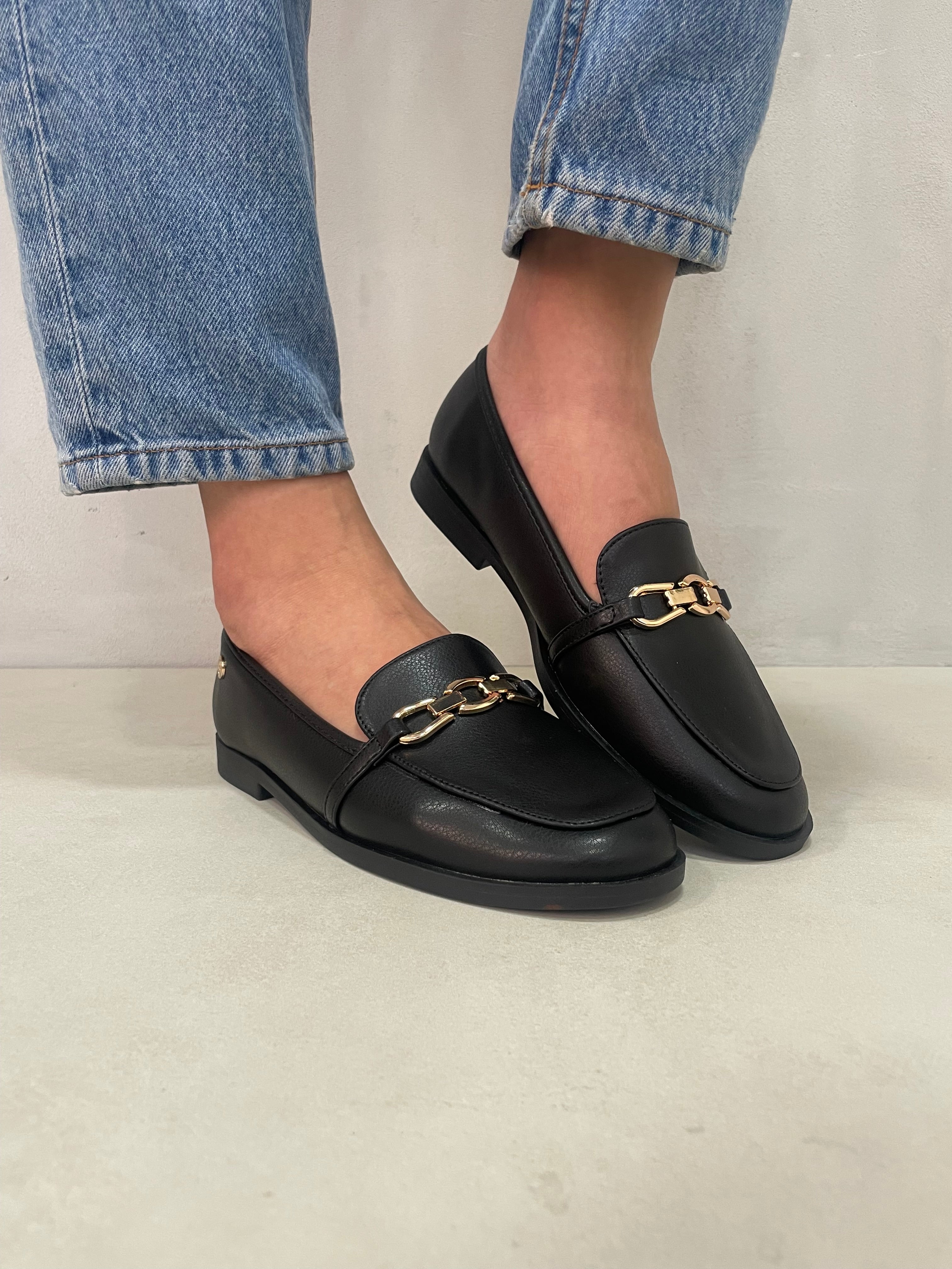 Mocasines Para Mujer Negros Con Detalle Metálico Dorado Elegantes Calzado De Vestir - 13326