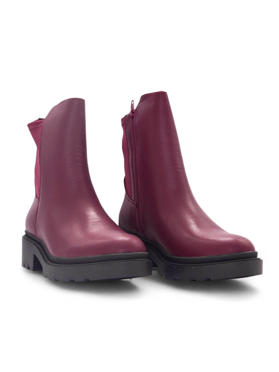 11864 - Botín Chelsea para Mujer en Color Vino