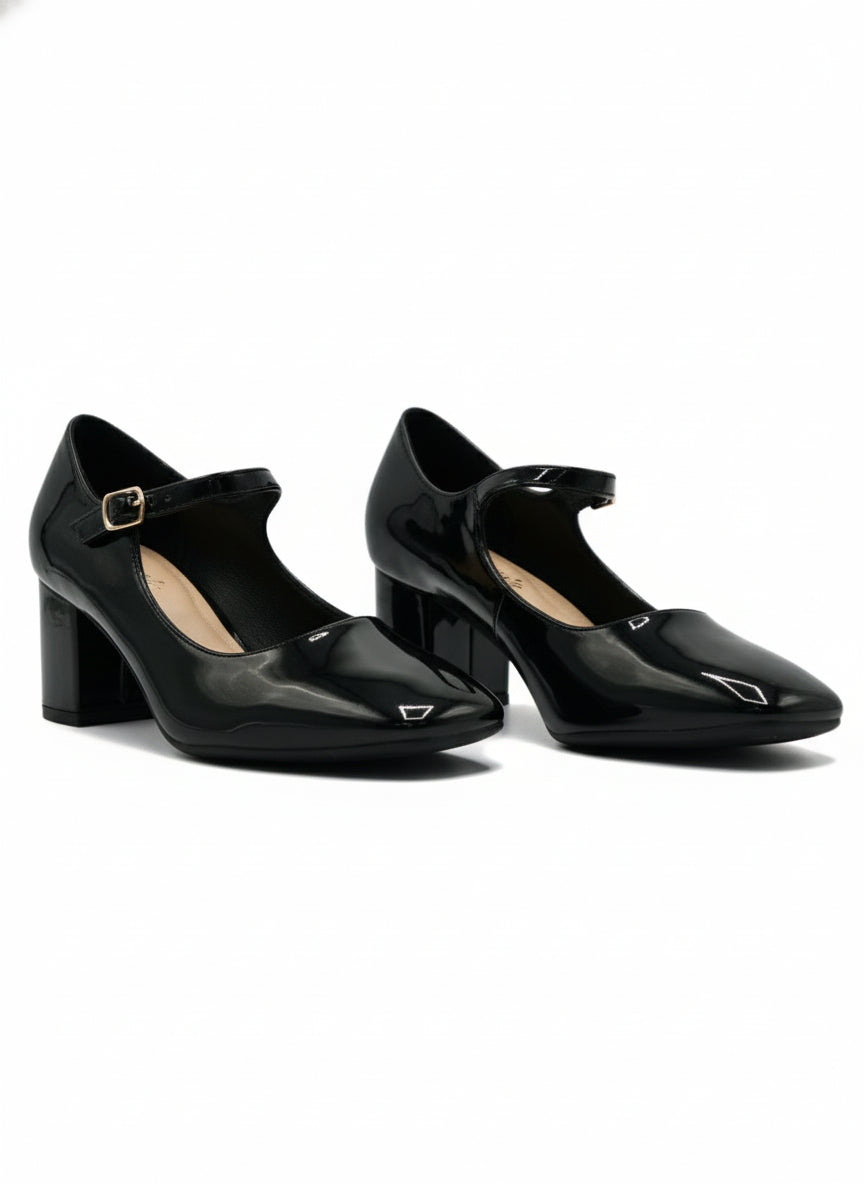 13443 - Zapatos de Tacón Medio para Mujer en Charol Negro con Correa Ajustable